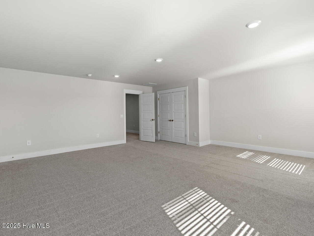 100549147 | Photo 26