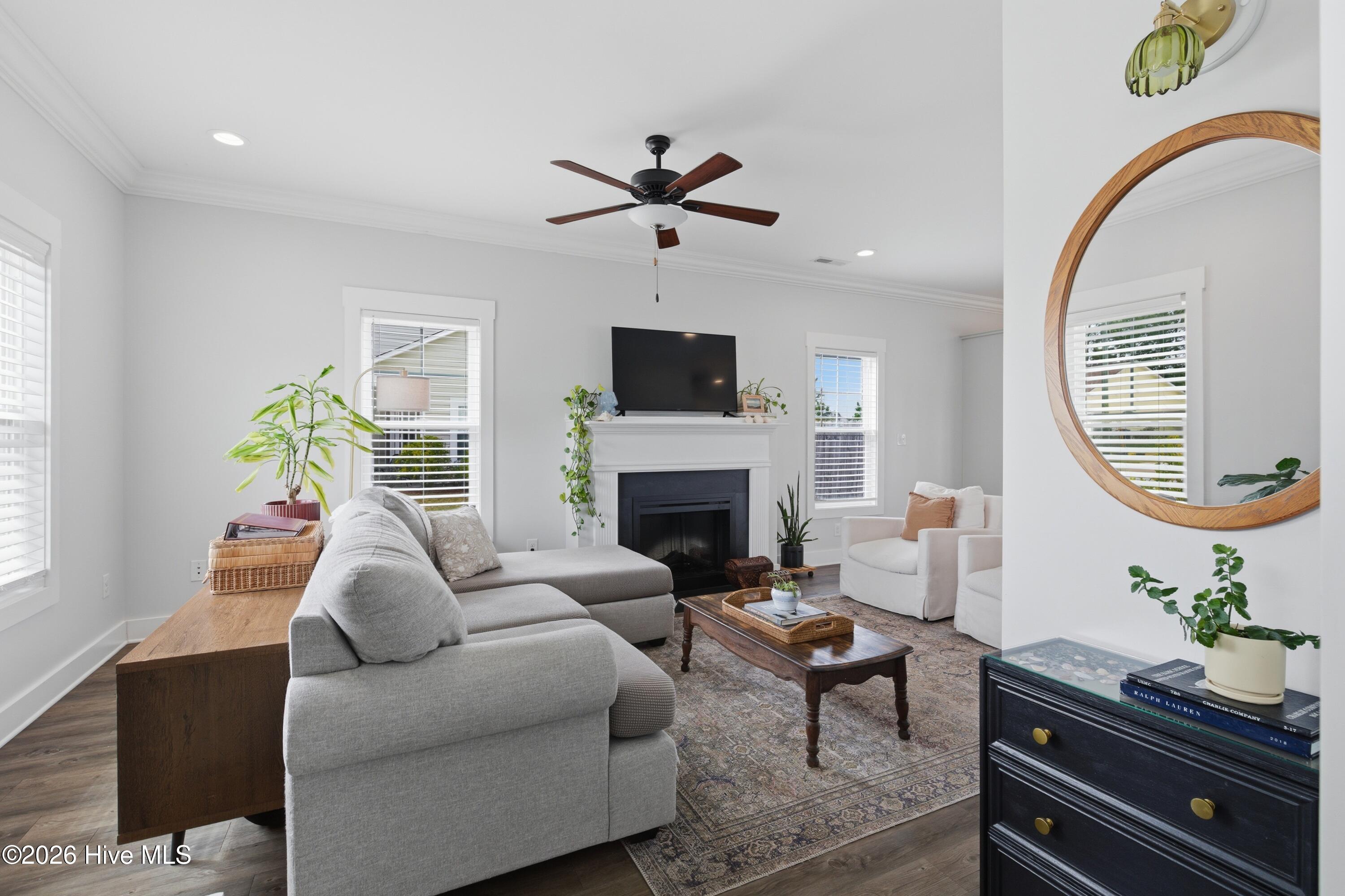 100562643 | Photo 10