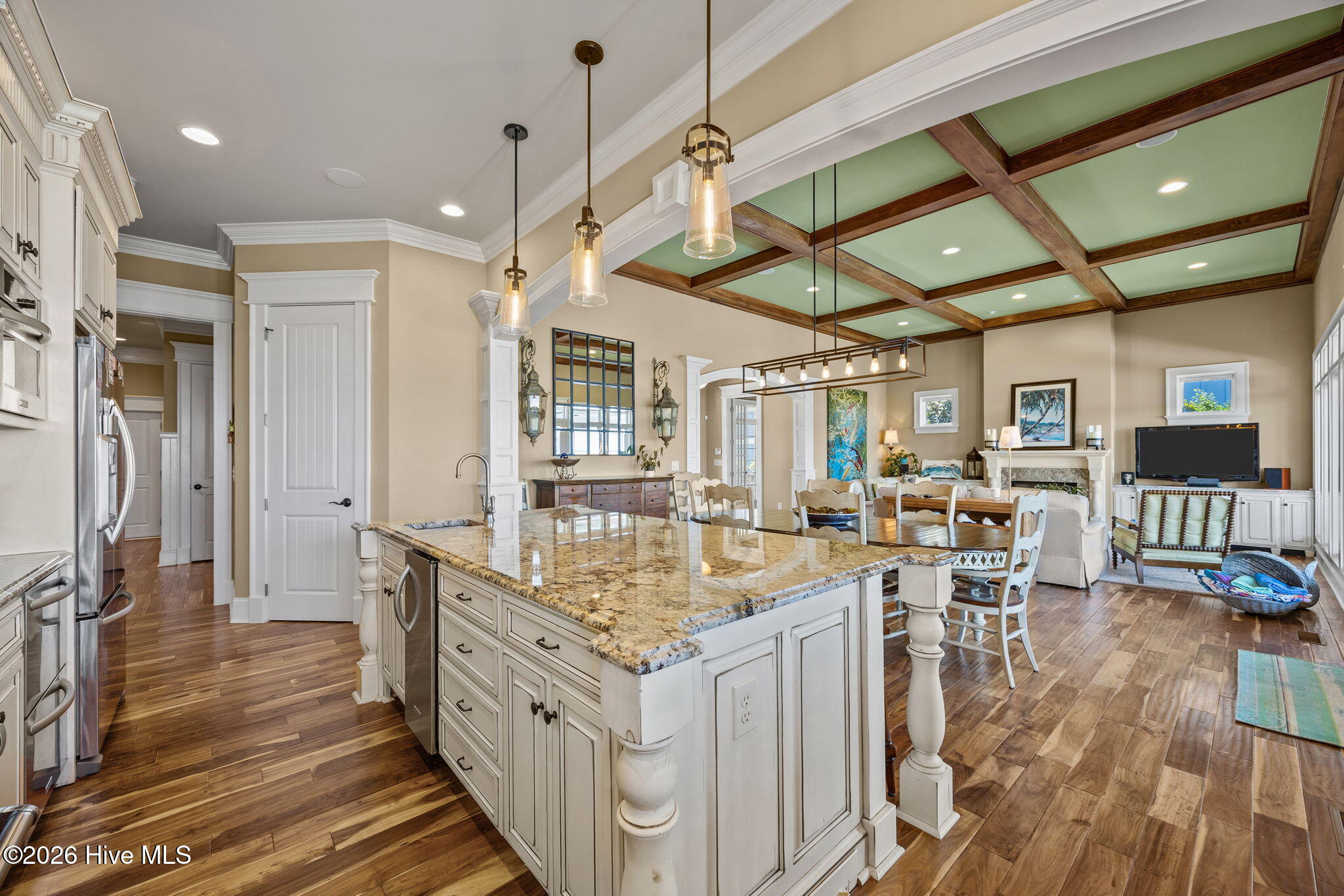 100564617 | Photo 28