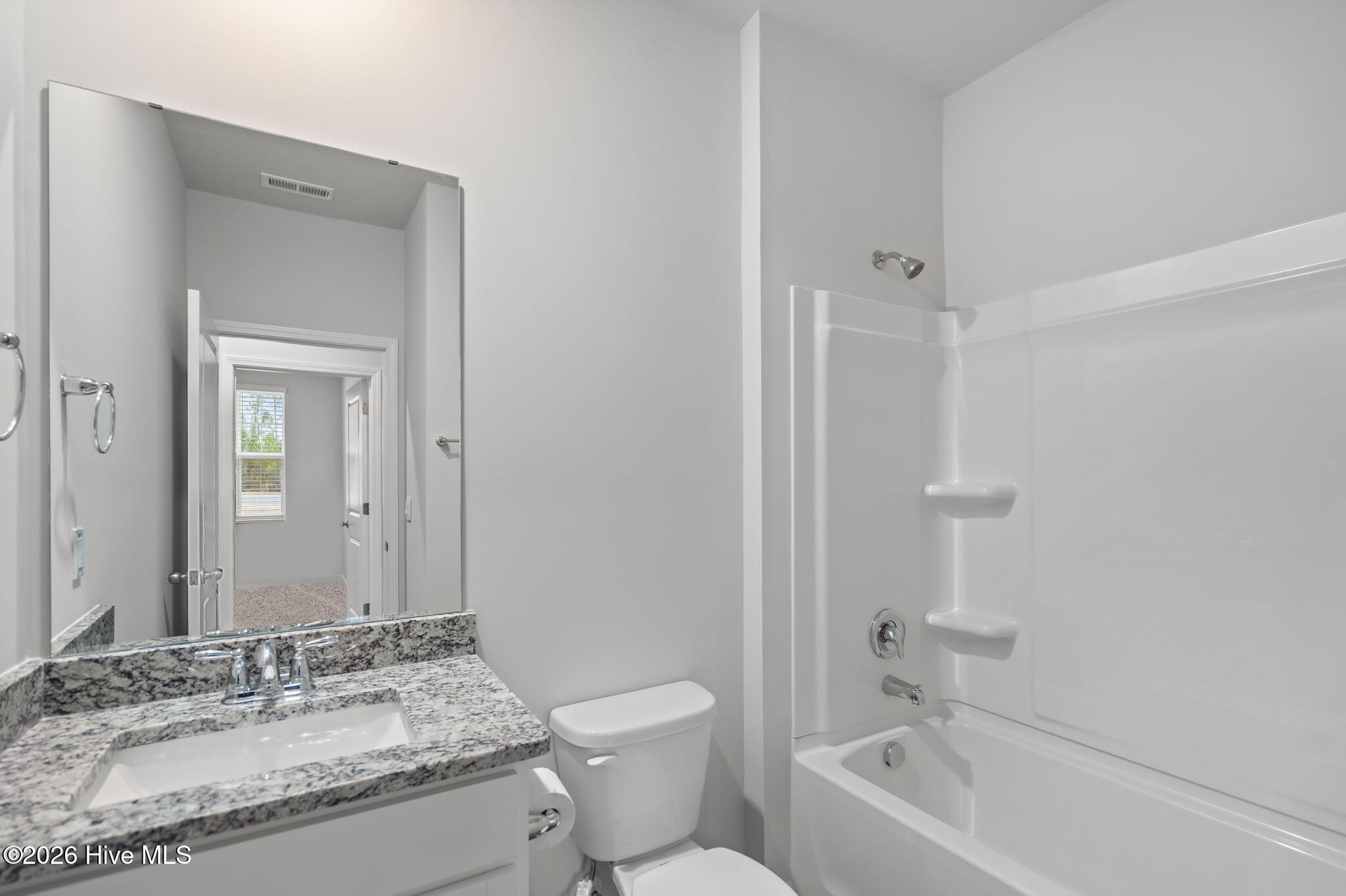 100548880 | Photo 31