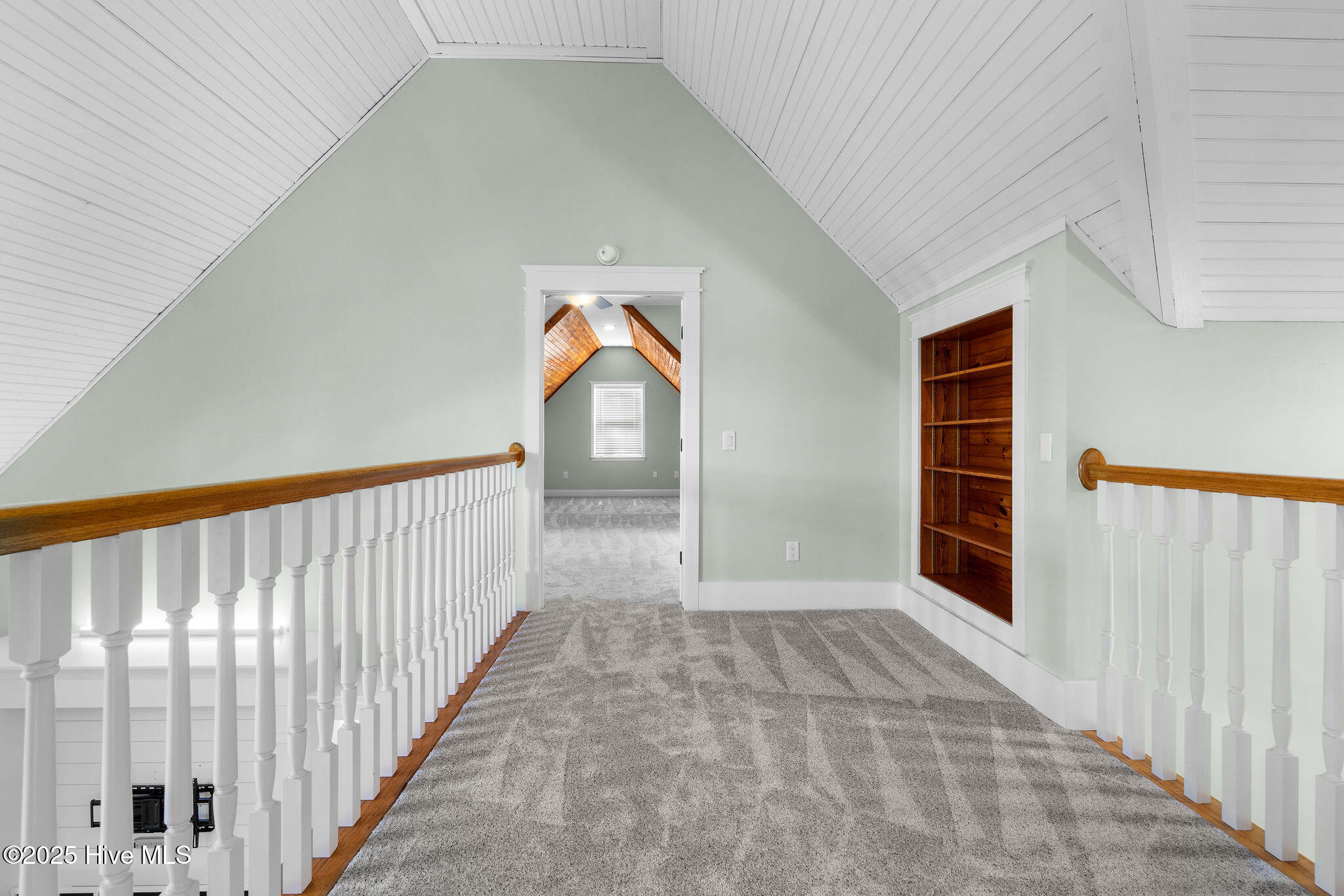 100526729 | Photo 54