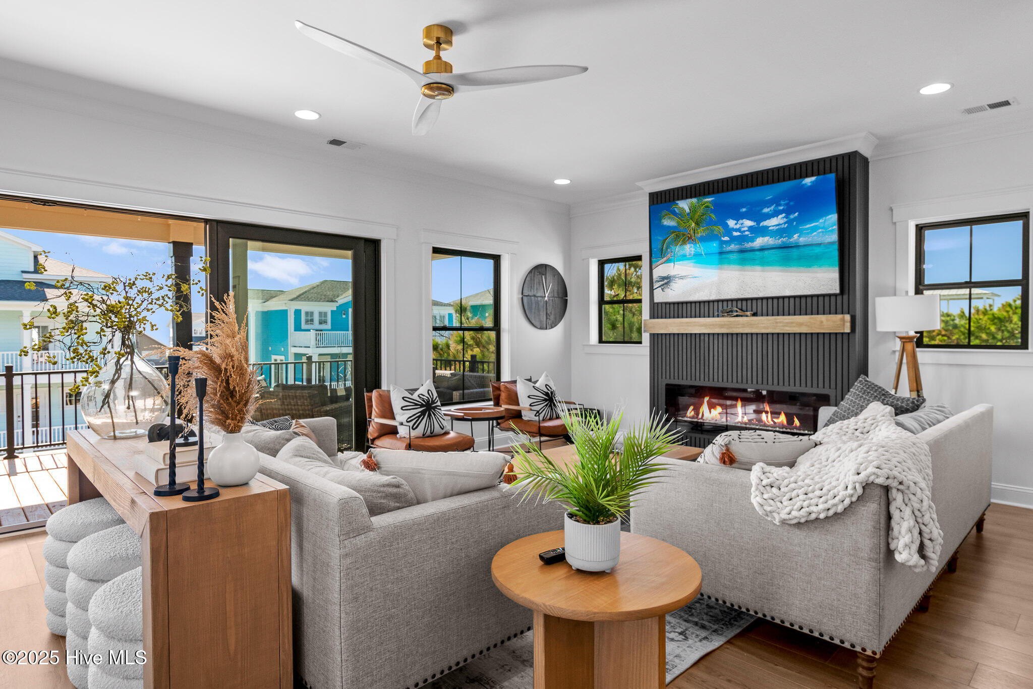1031 Coquina Cove Drive, Holden Beach, NC 28462 – photo 8: 1031_CoquinaCove (8)