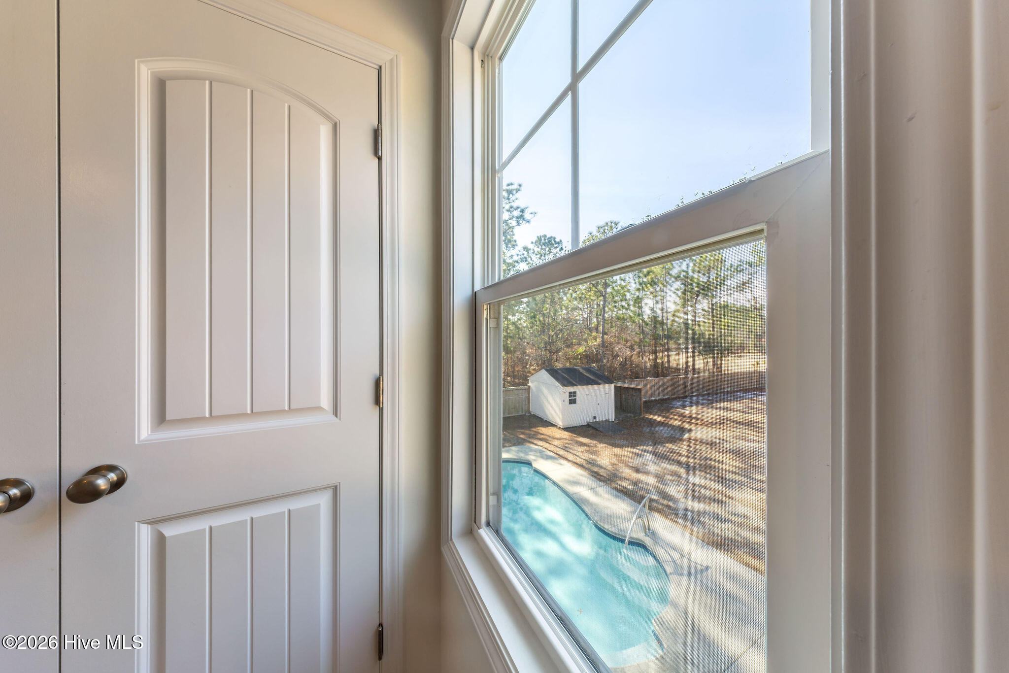 100548283 | Photo 25