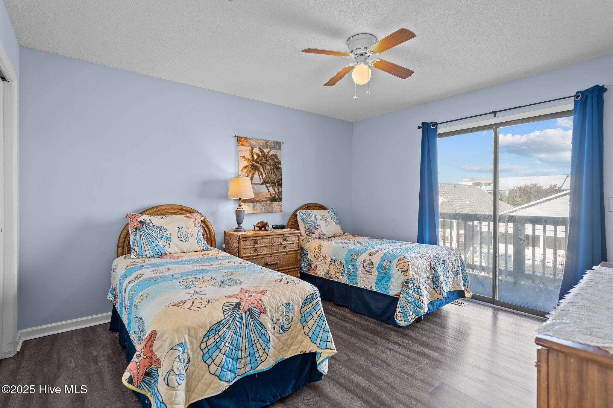 100492428 | Photo 11