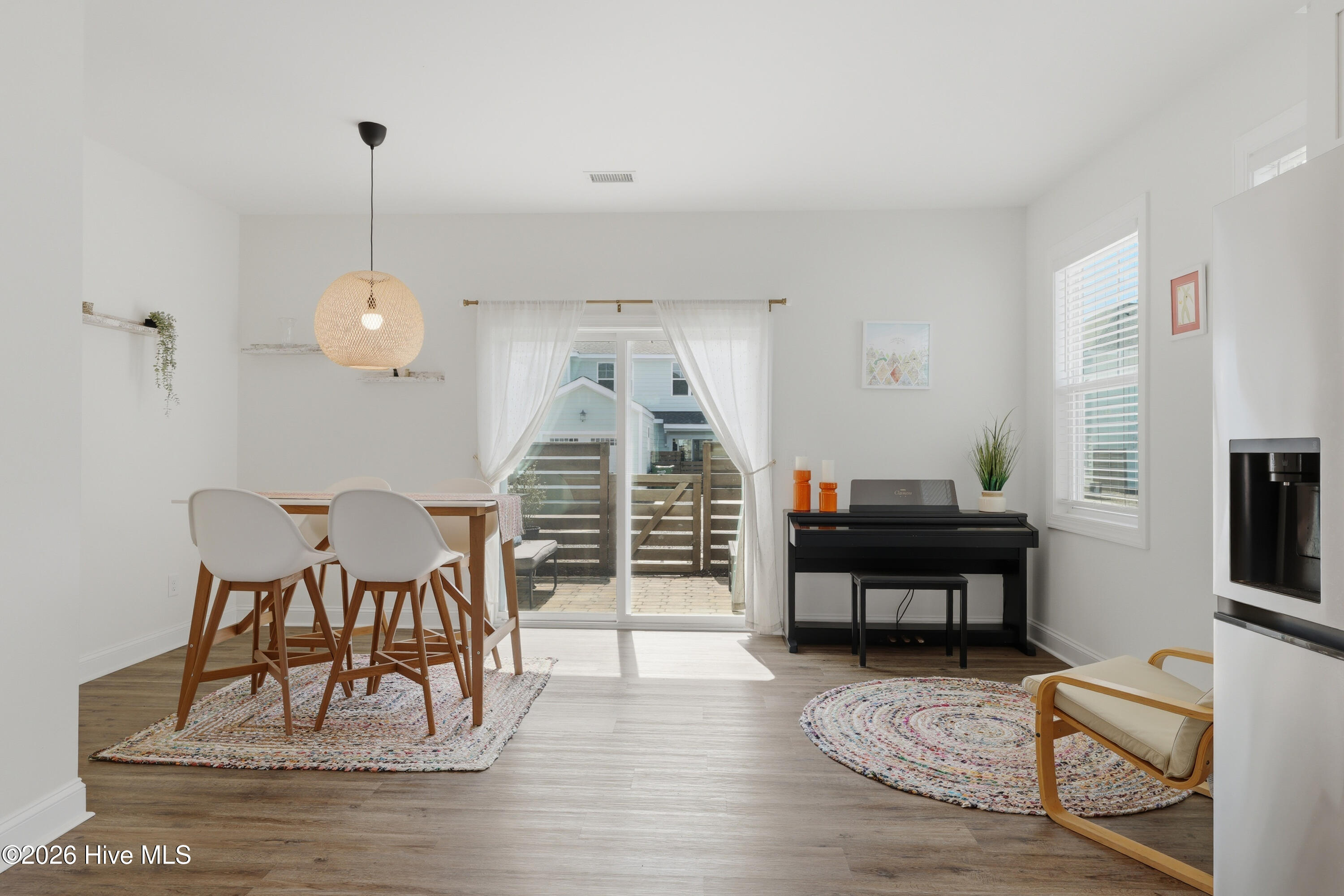 100558751 | Photo 14