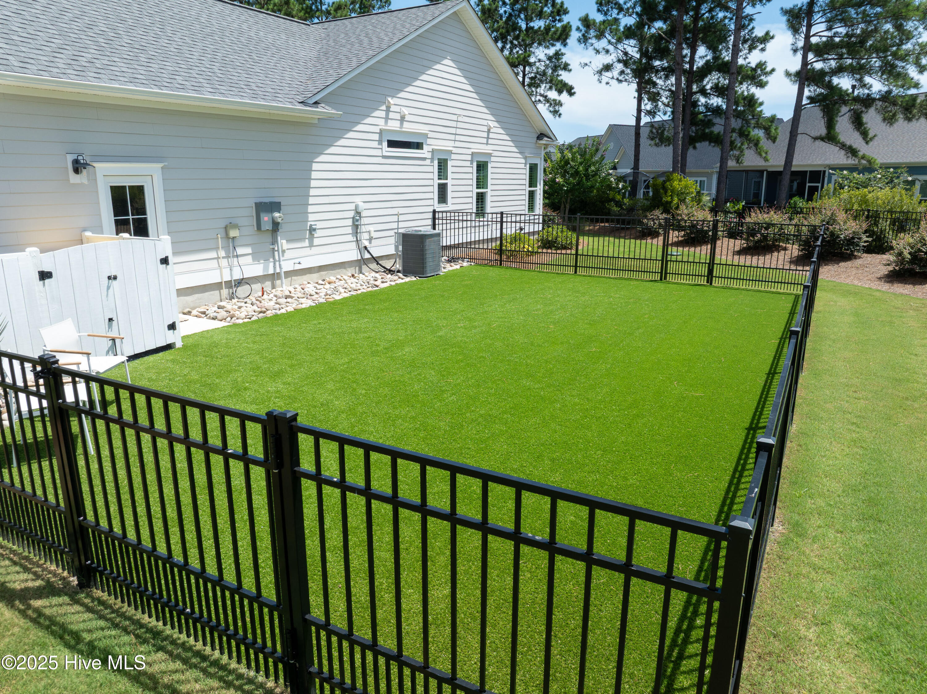 100542822 | Photo 36