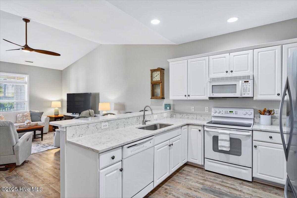 100537429 | Photo 22