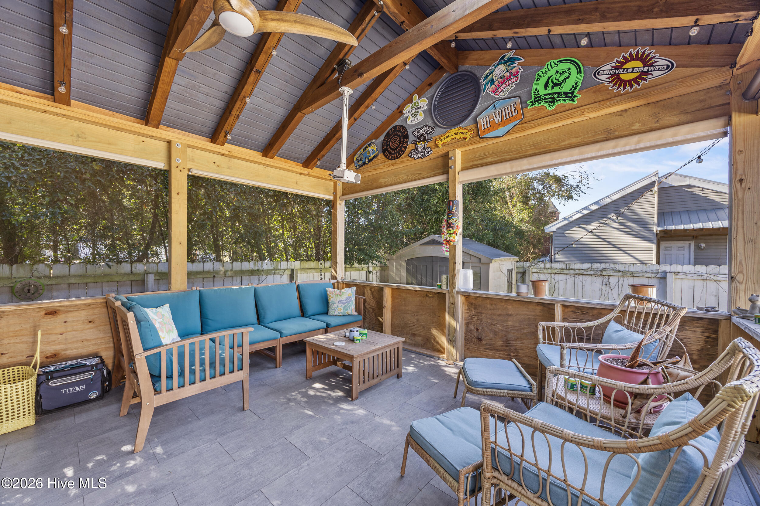 100552854 | Photo 28