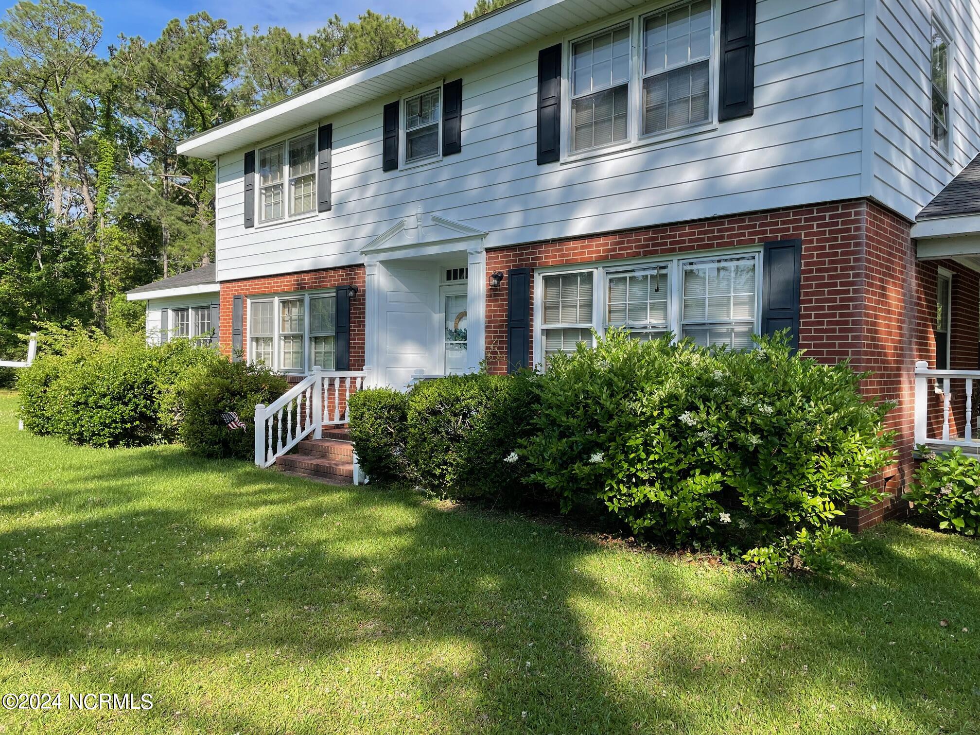 Homes for sale in Cedar Island, NC | 152 W Bayshore Dr, Cedar Island, NC 28520 | MLS# 100581542