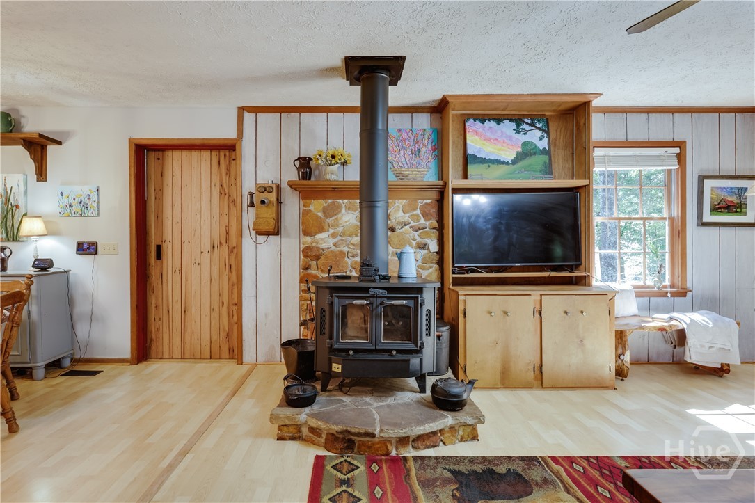 3383 Wolf Drive