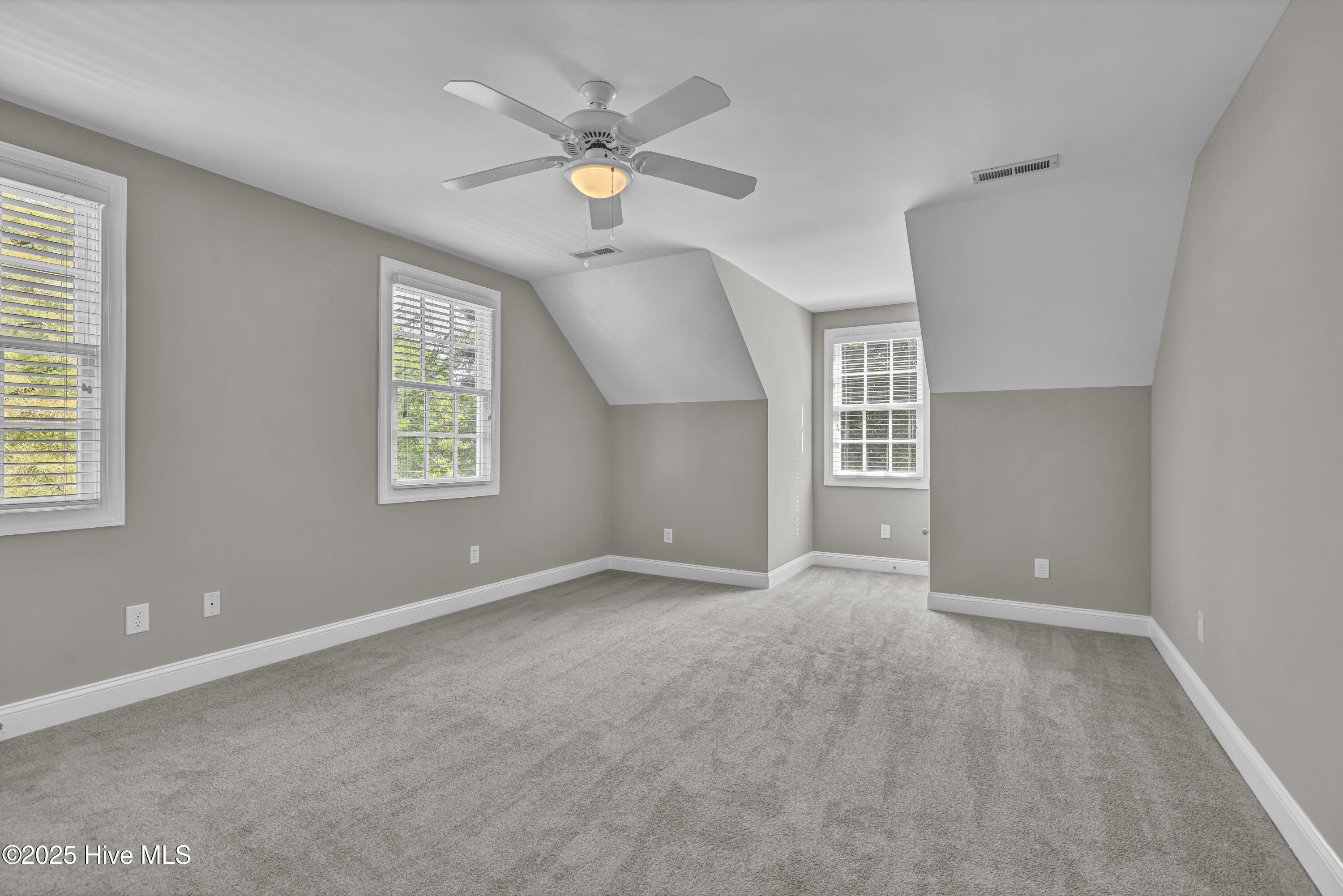 100516231 | Photo 40