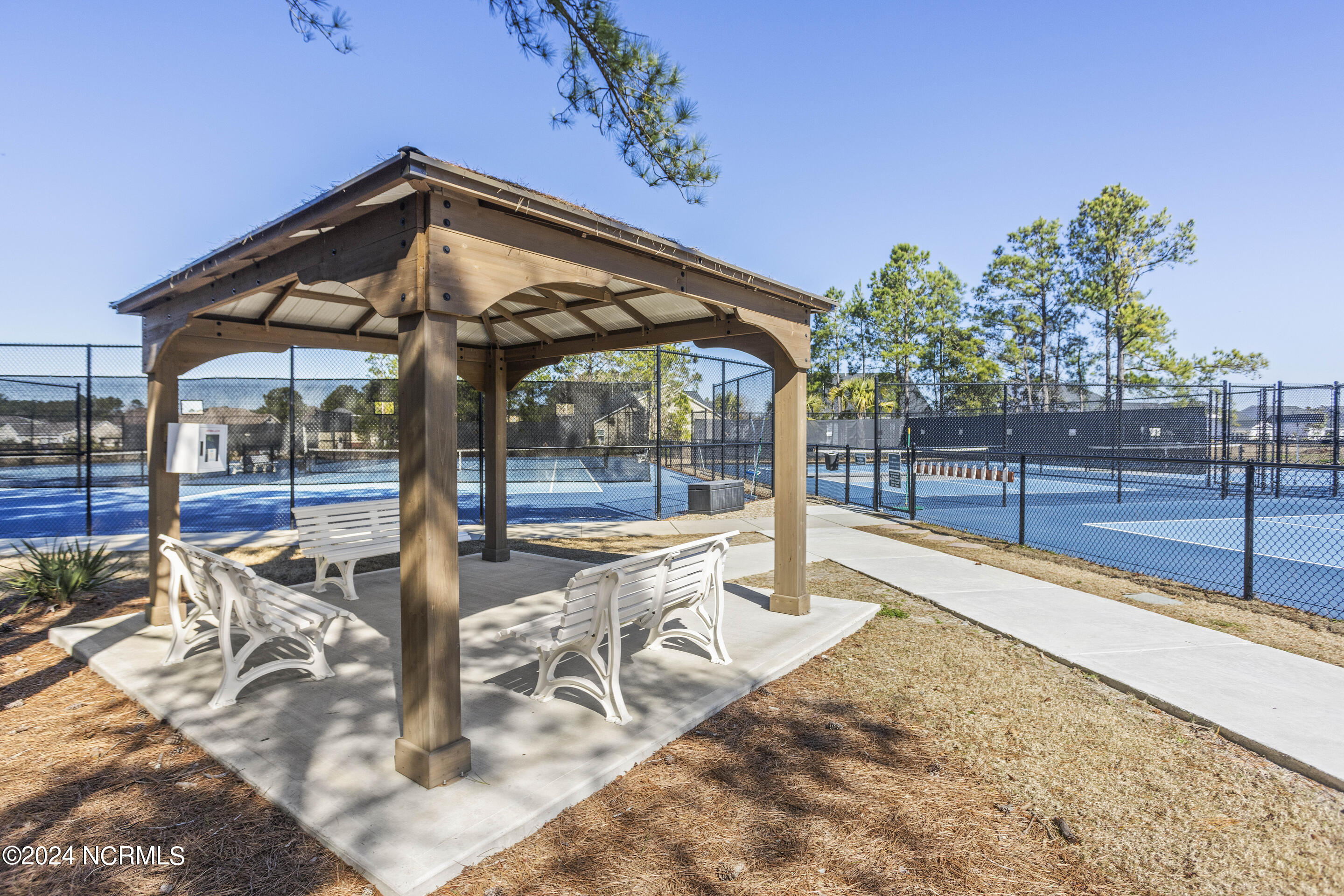 100467588 | Photo 46