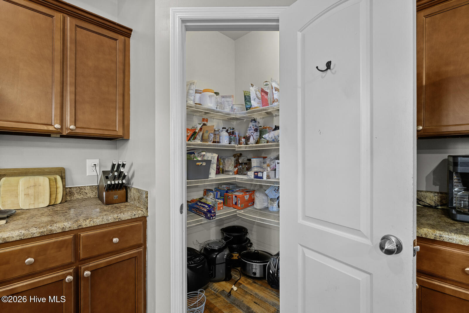 100563152 | Photo 12