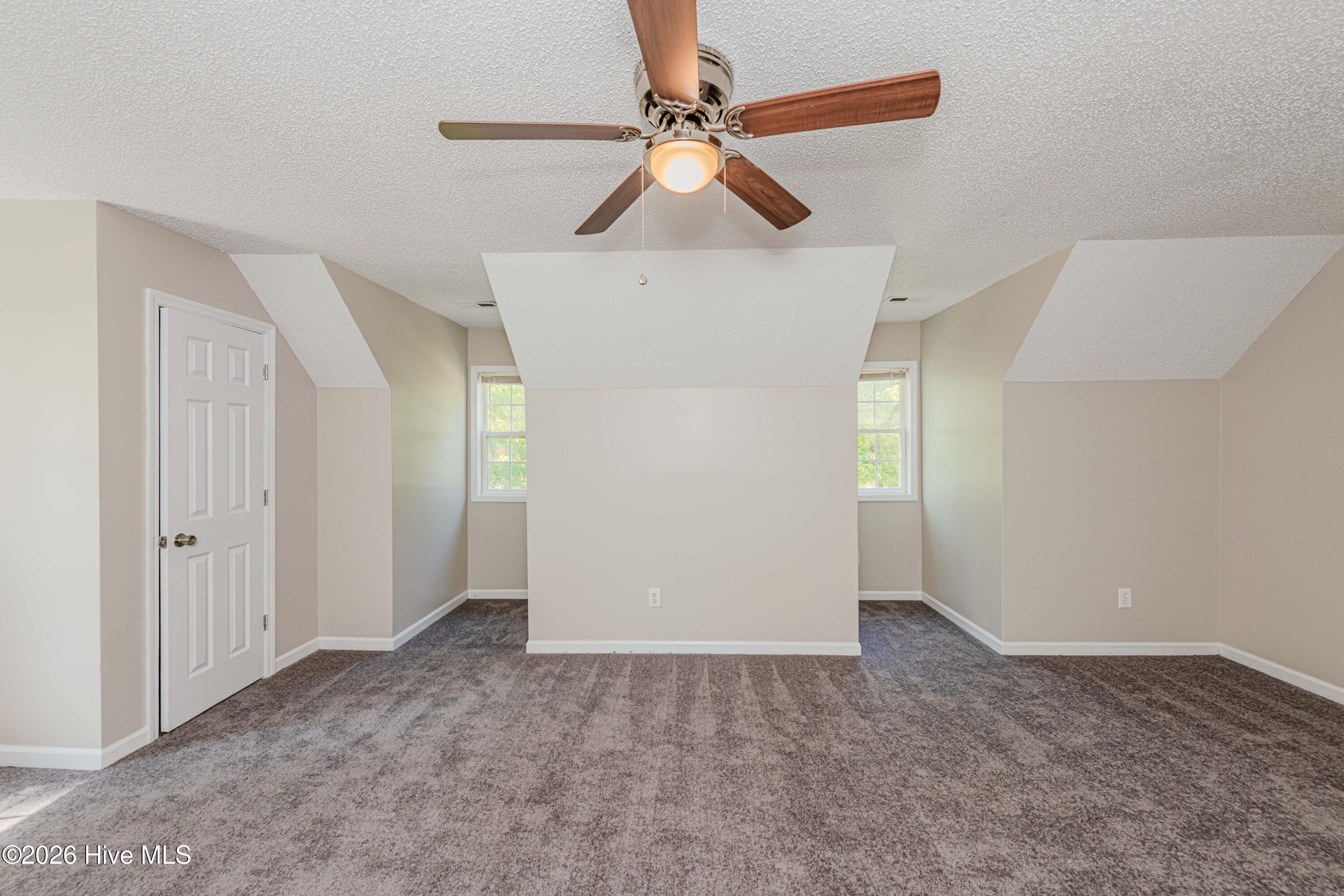 100568422 | Photo 52