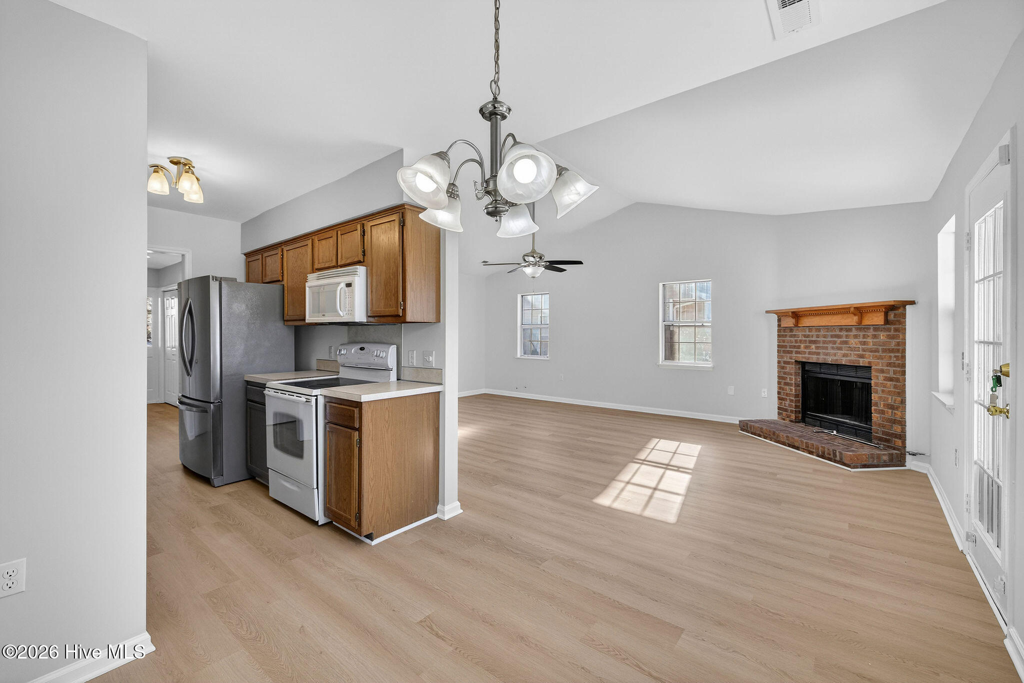 100554525 | Photo 14