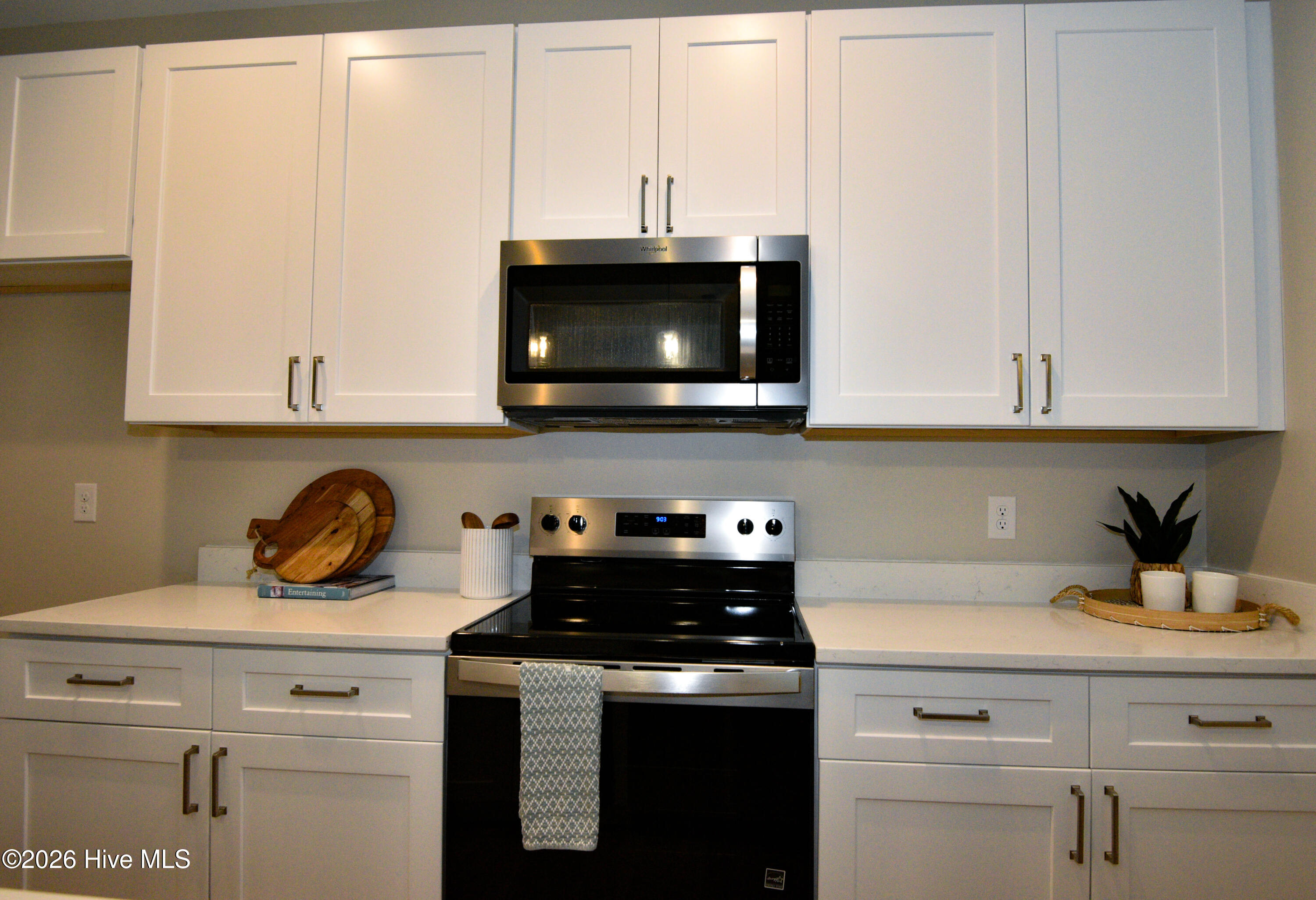 100569320 | Photo 32