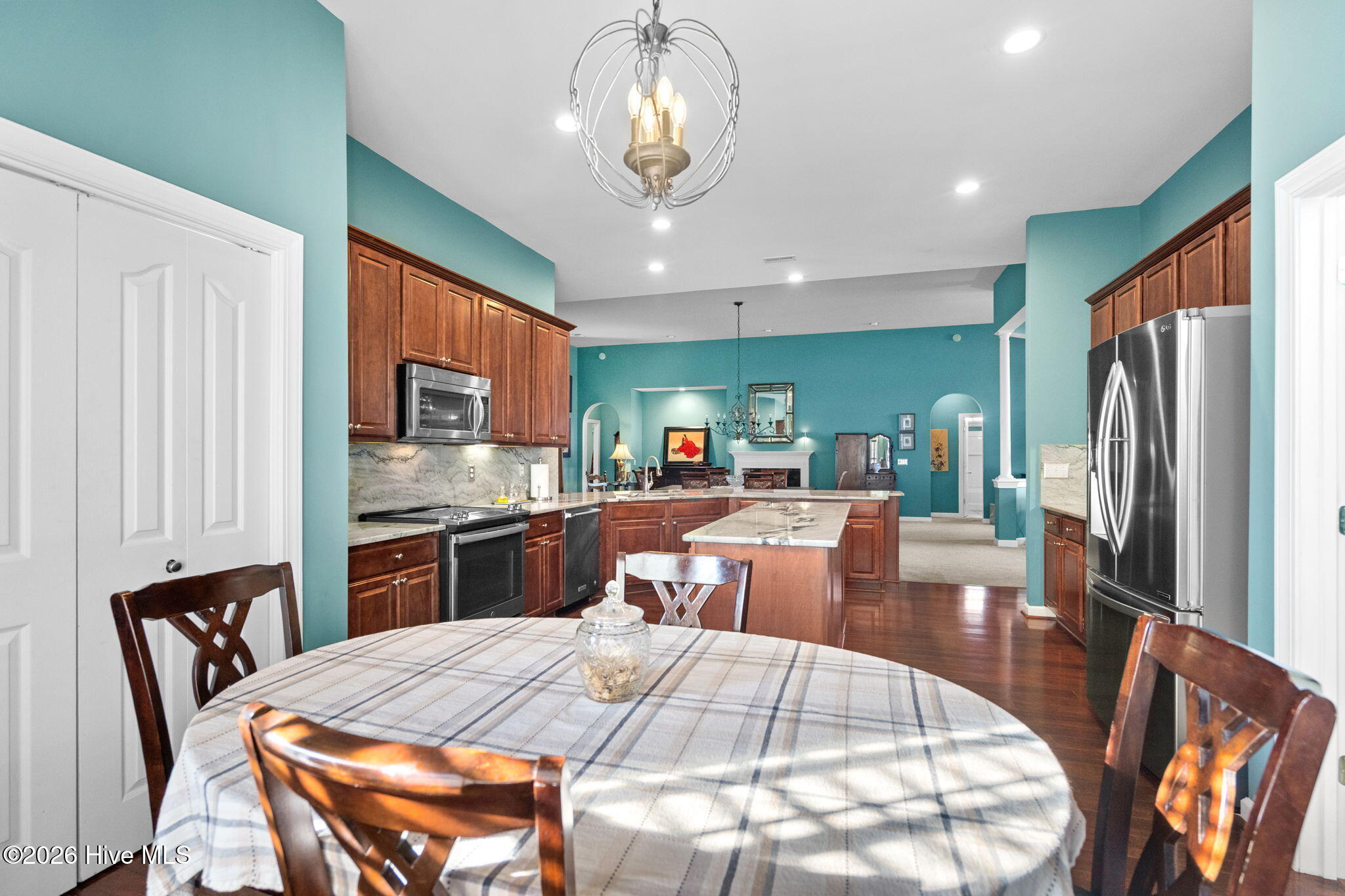 100546321 | Photo 12