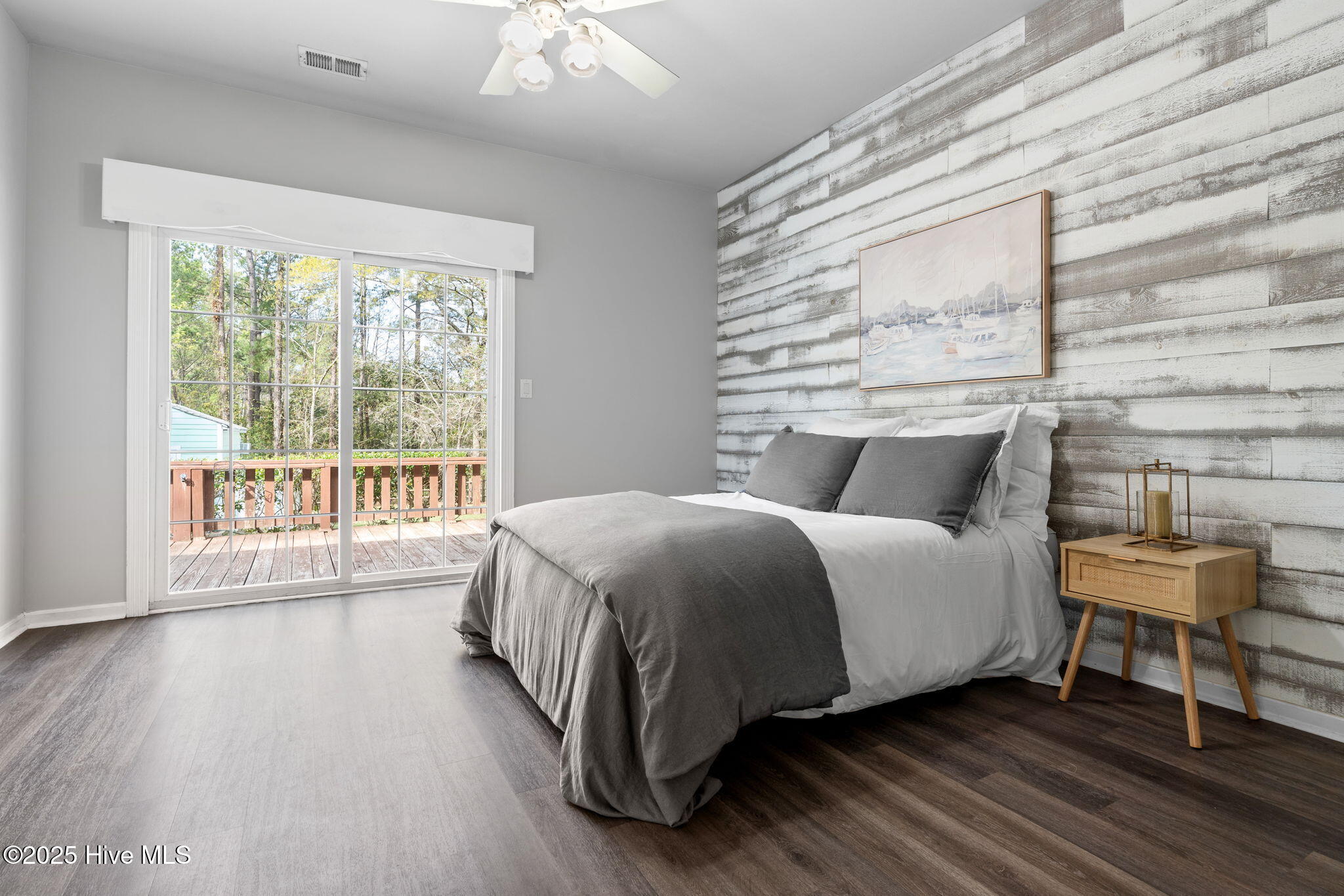 100497735 | Photo 17