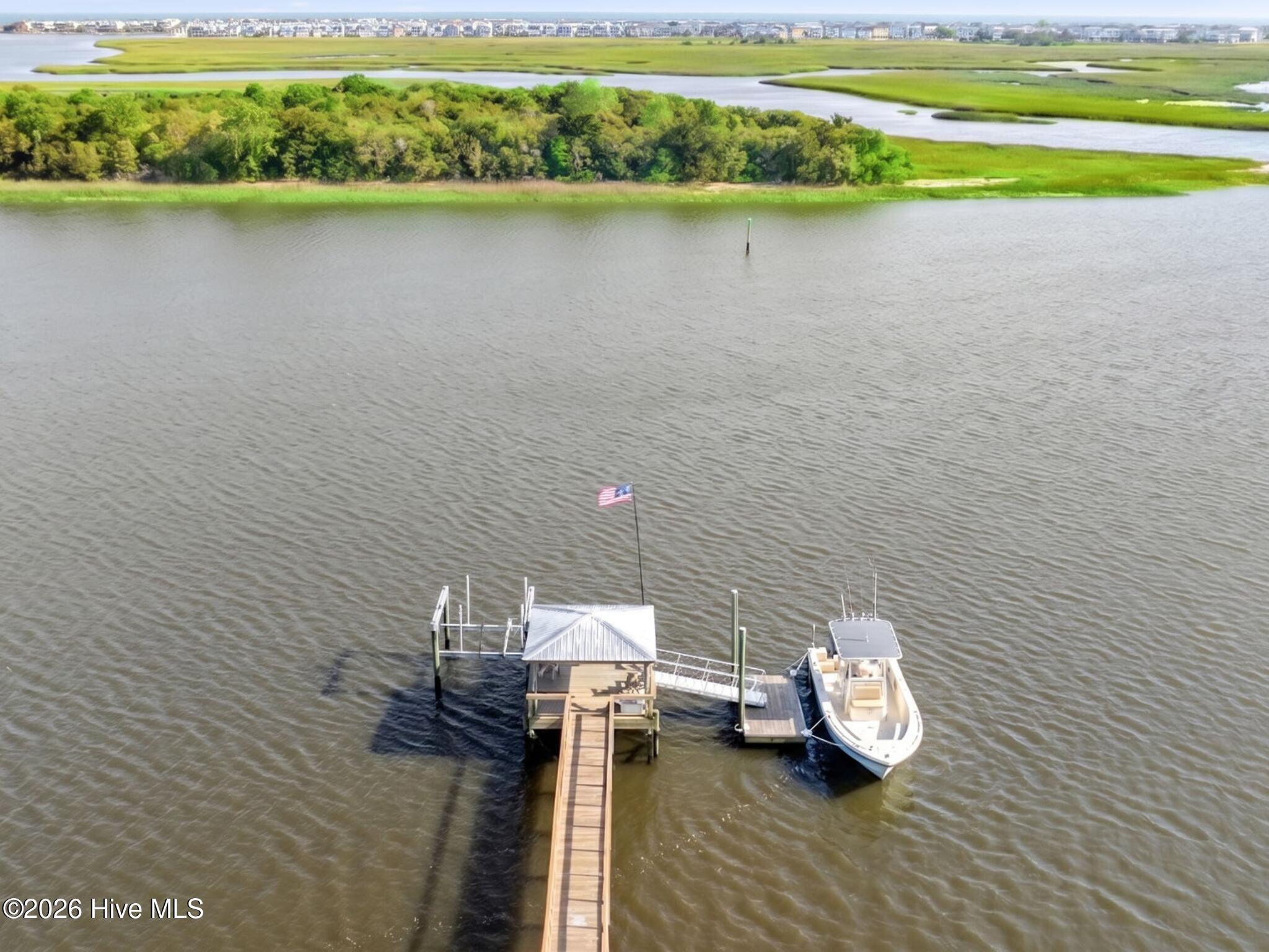 100568629 | Photo 65