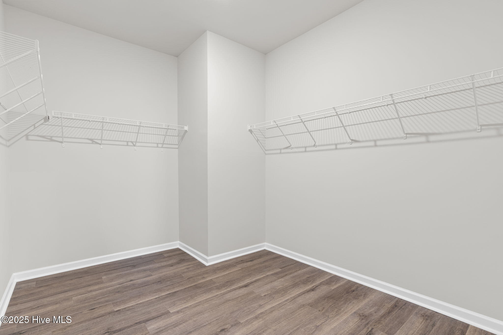 100545841 | Photo 17