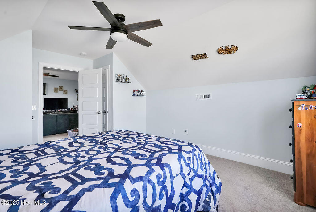 100535905 | Photo 38