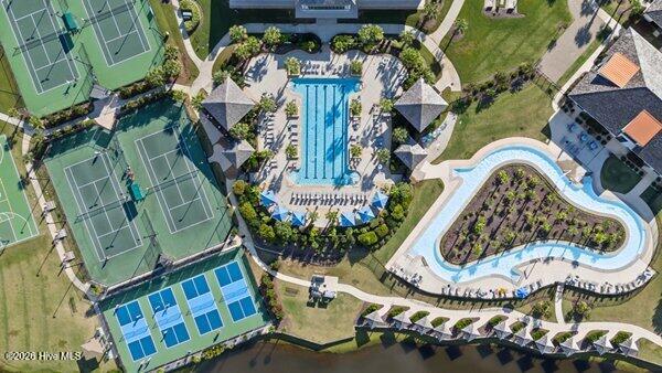 100566172 | Photo 57