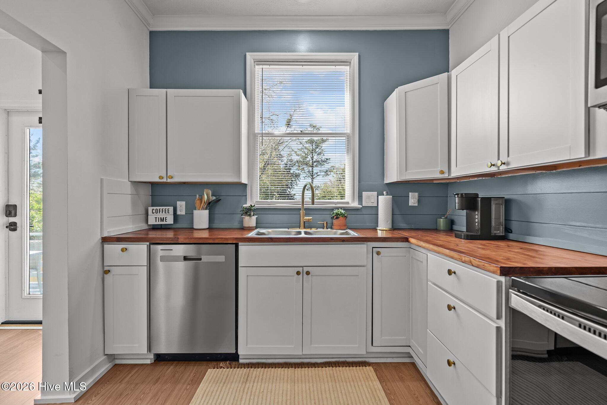 100550595 | Photo 16