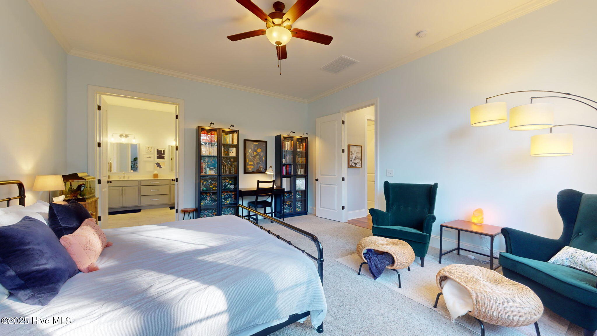 100518593 | Photo 27