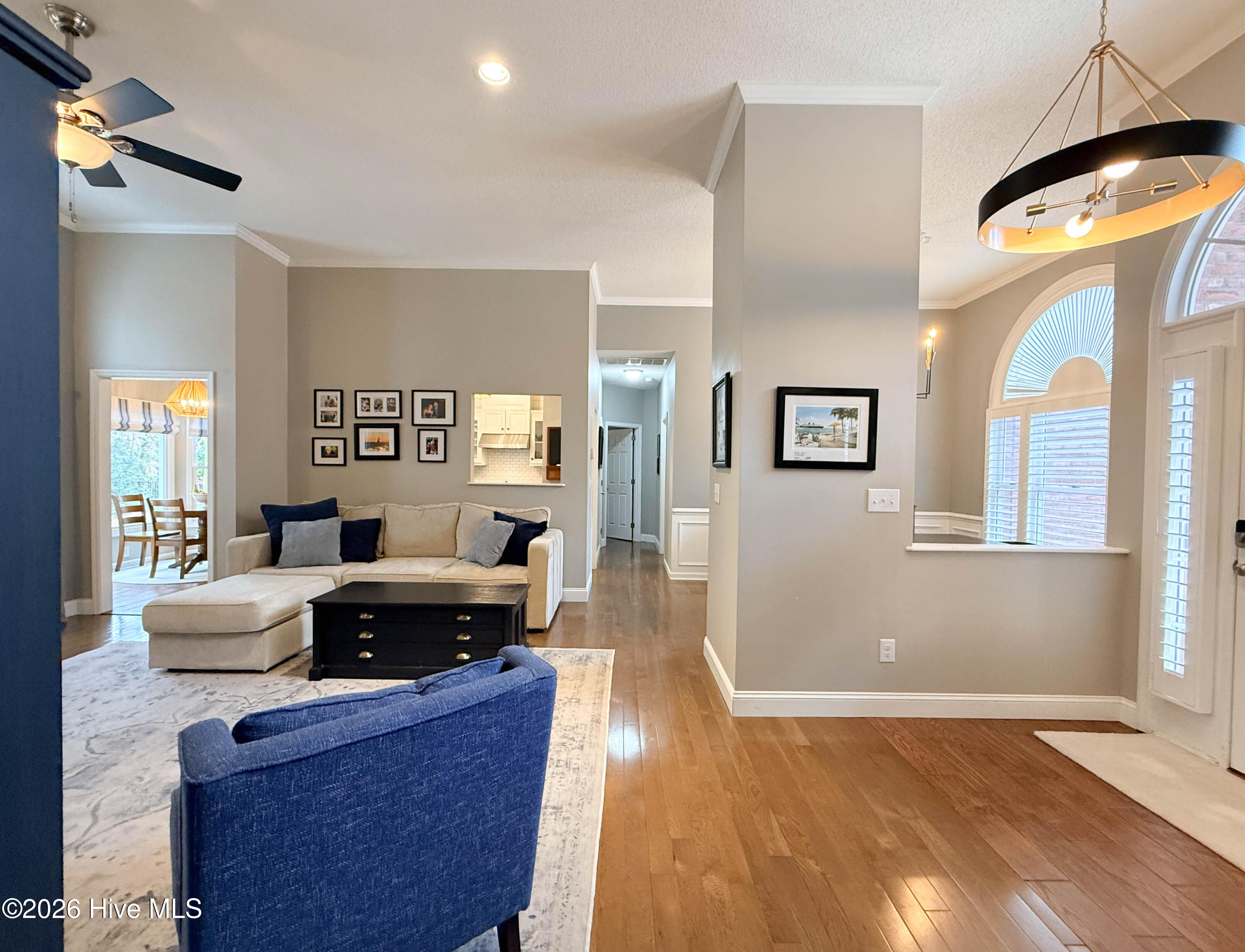 100549521 | Photo 16