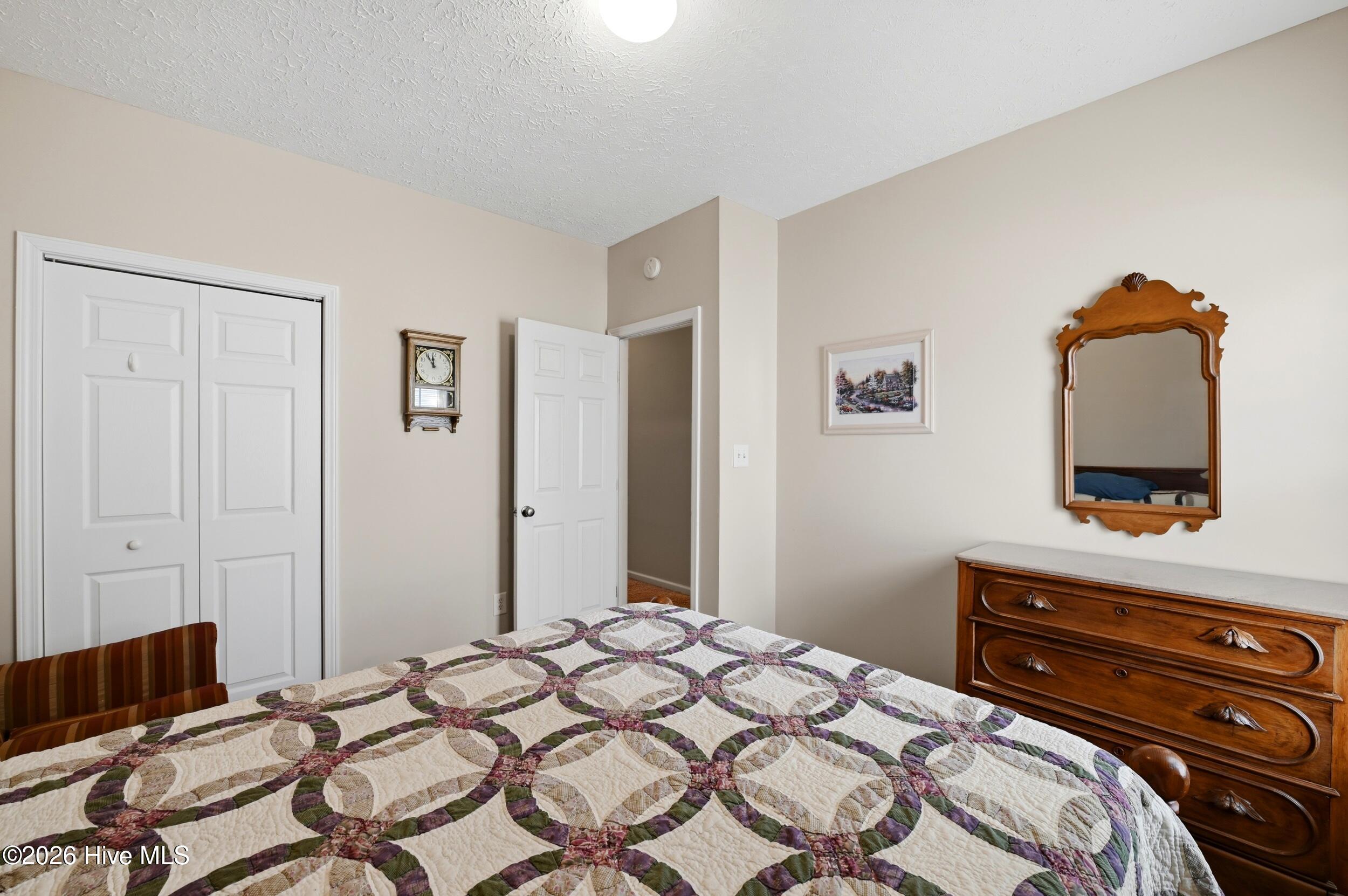 100566143 | Photo 23