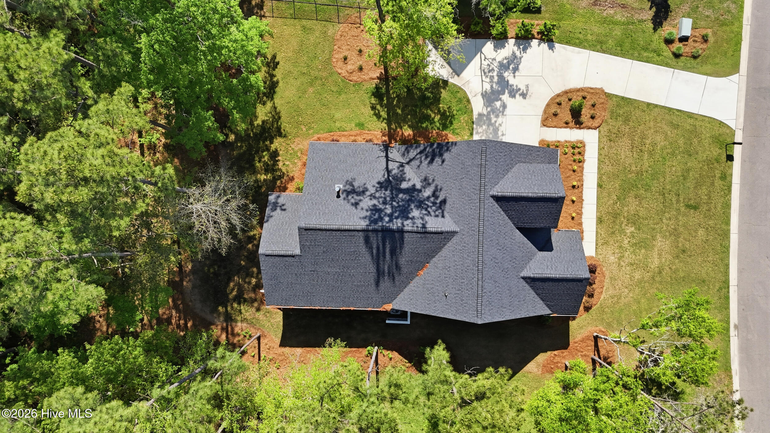 100567721 | Photo 51