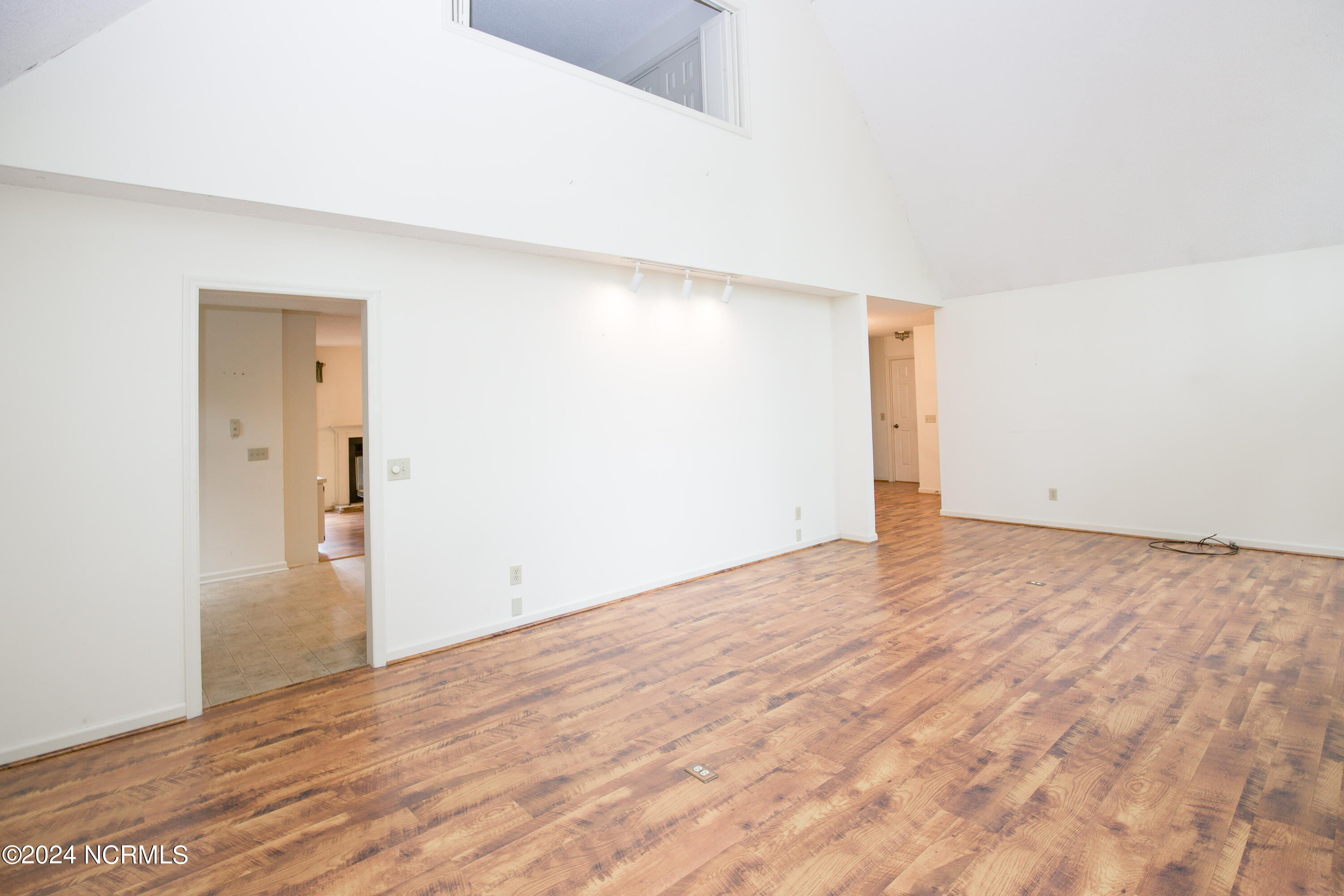 620 Diamondhead Dr S-9