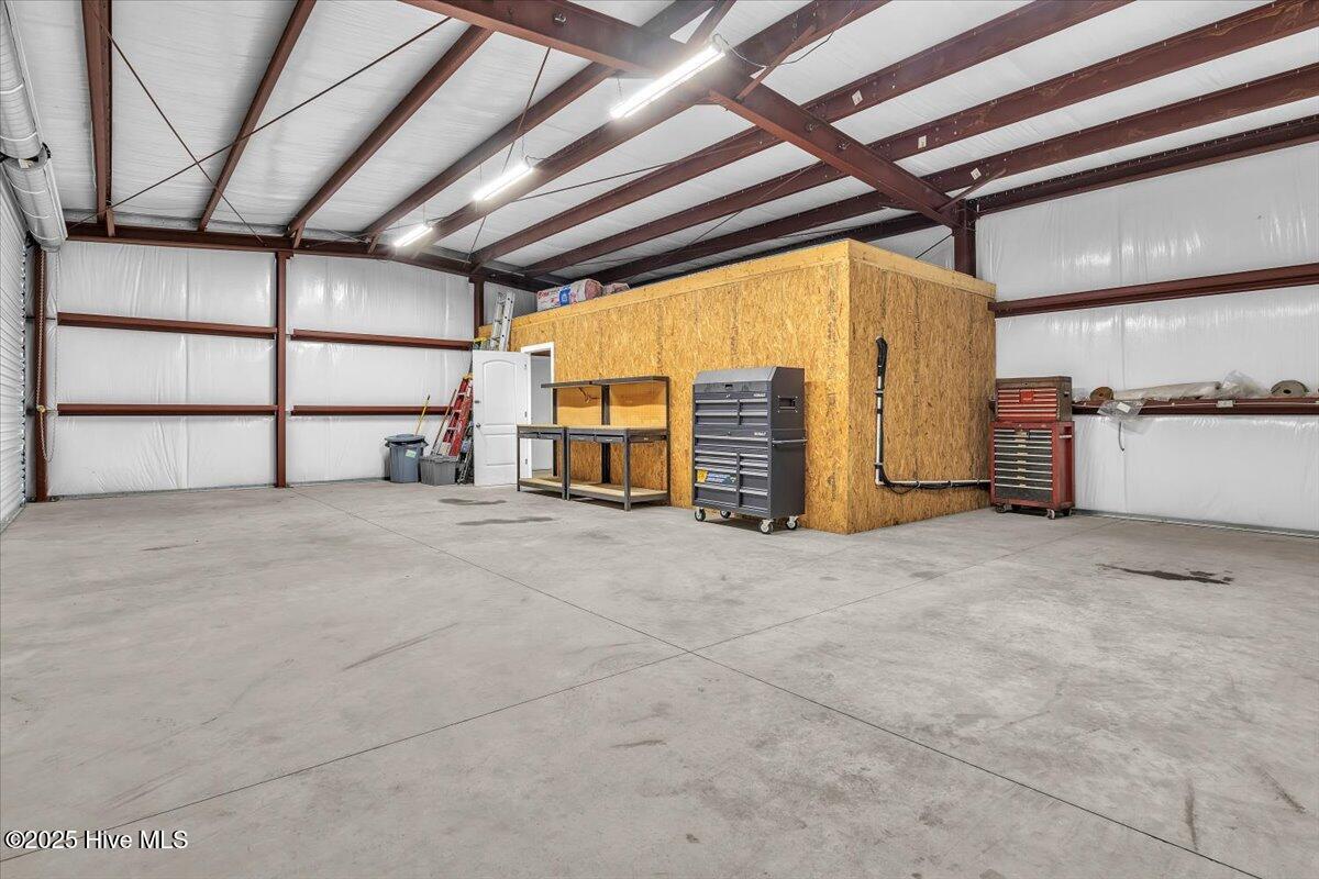 100568309 | Photo 21