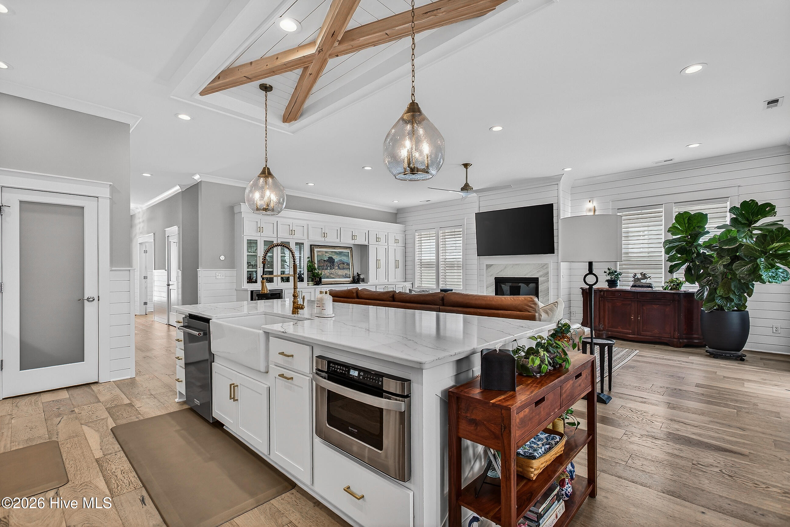 100564541 | Photo 20