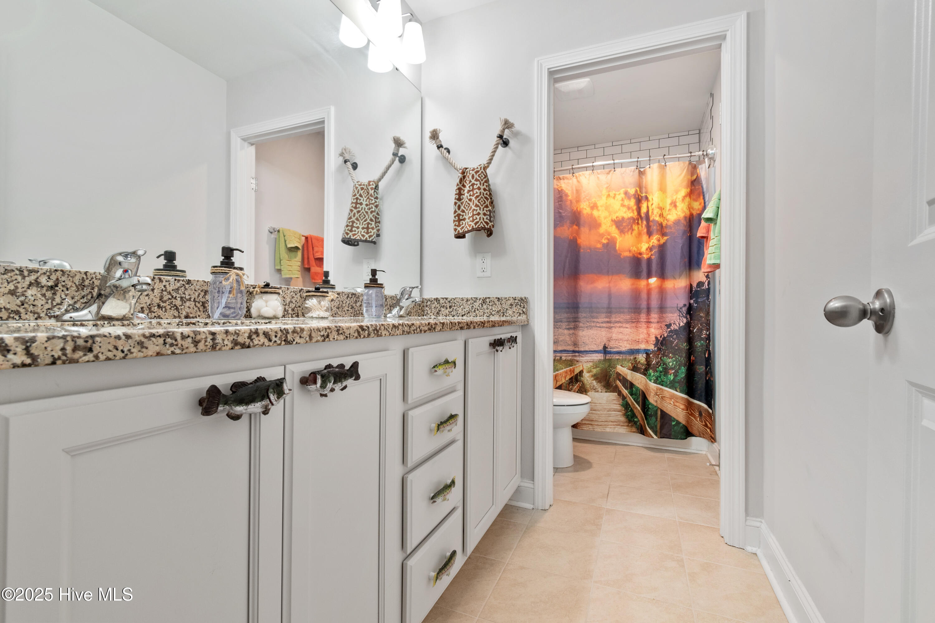 100561939 | Photo 24