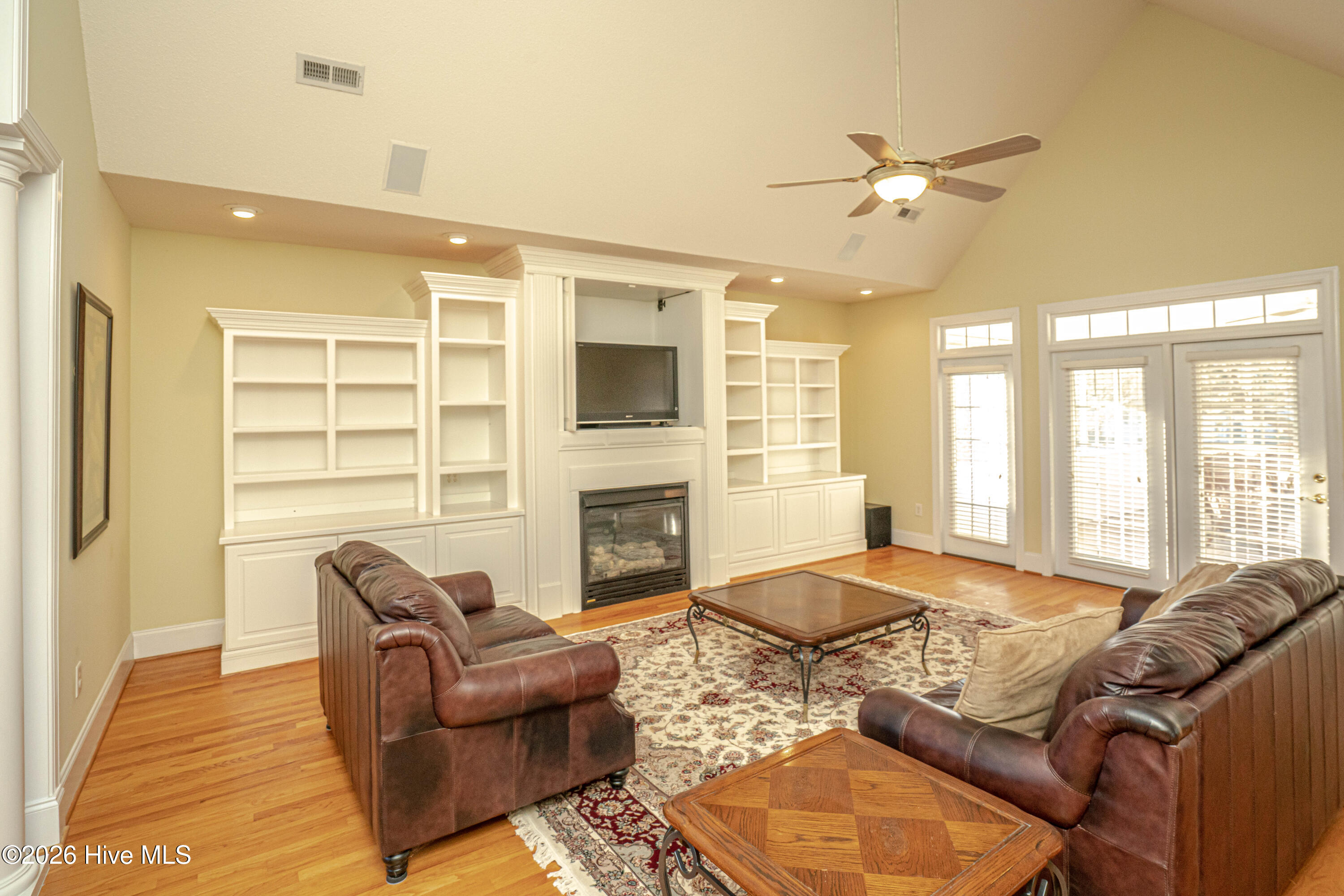 100553536 | Photo 10