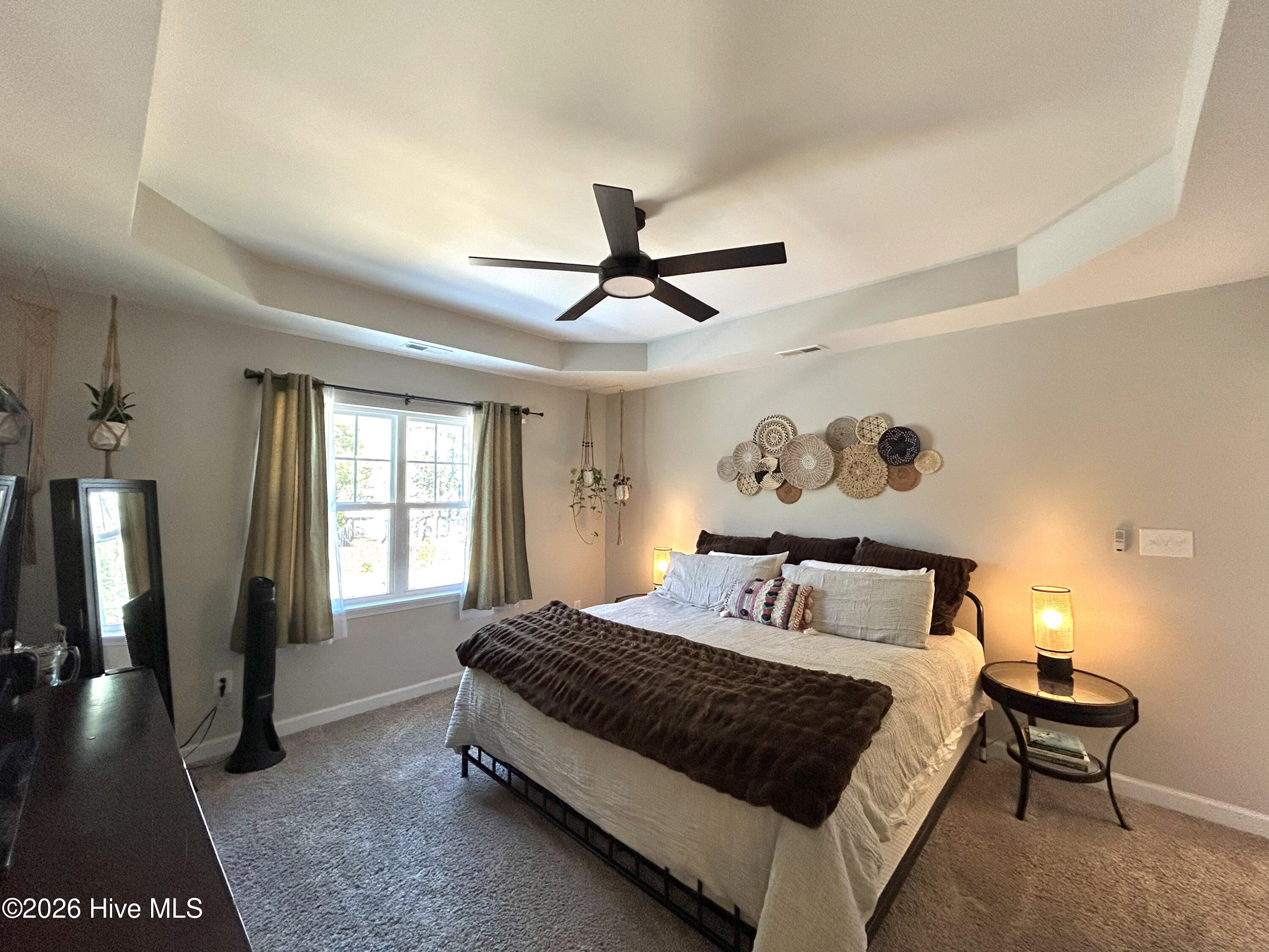 100557400 | Photo 32