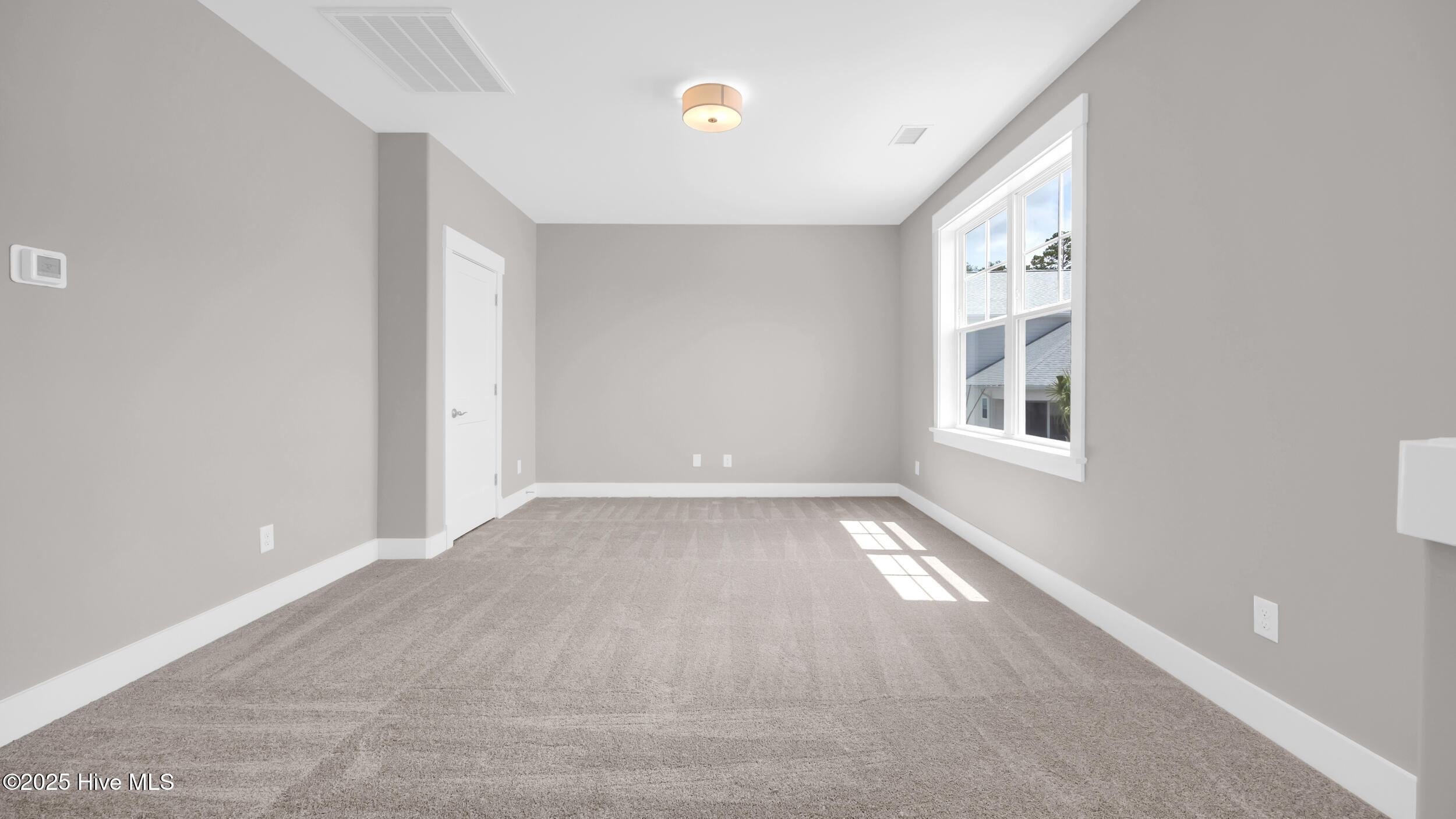 100550243 | Photo 21