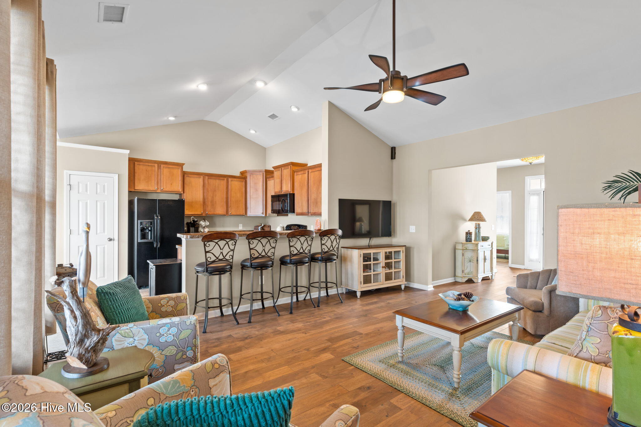 100553647 | Photo 11