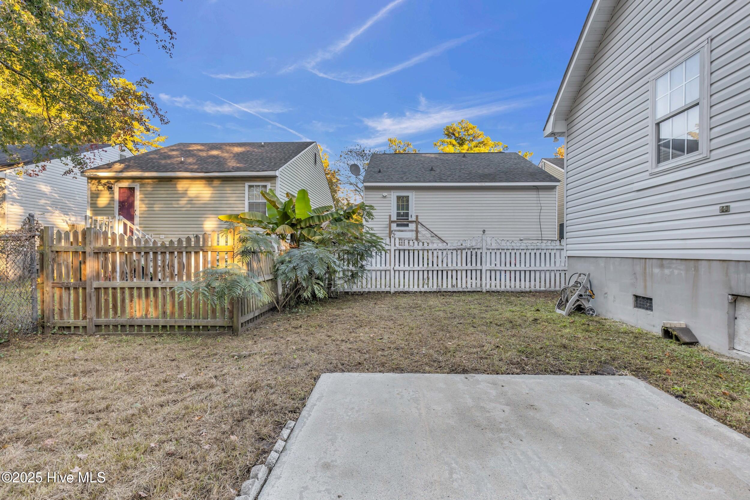 100540168 | Photo 30