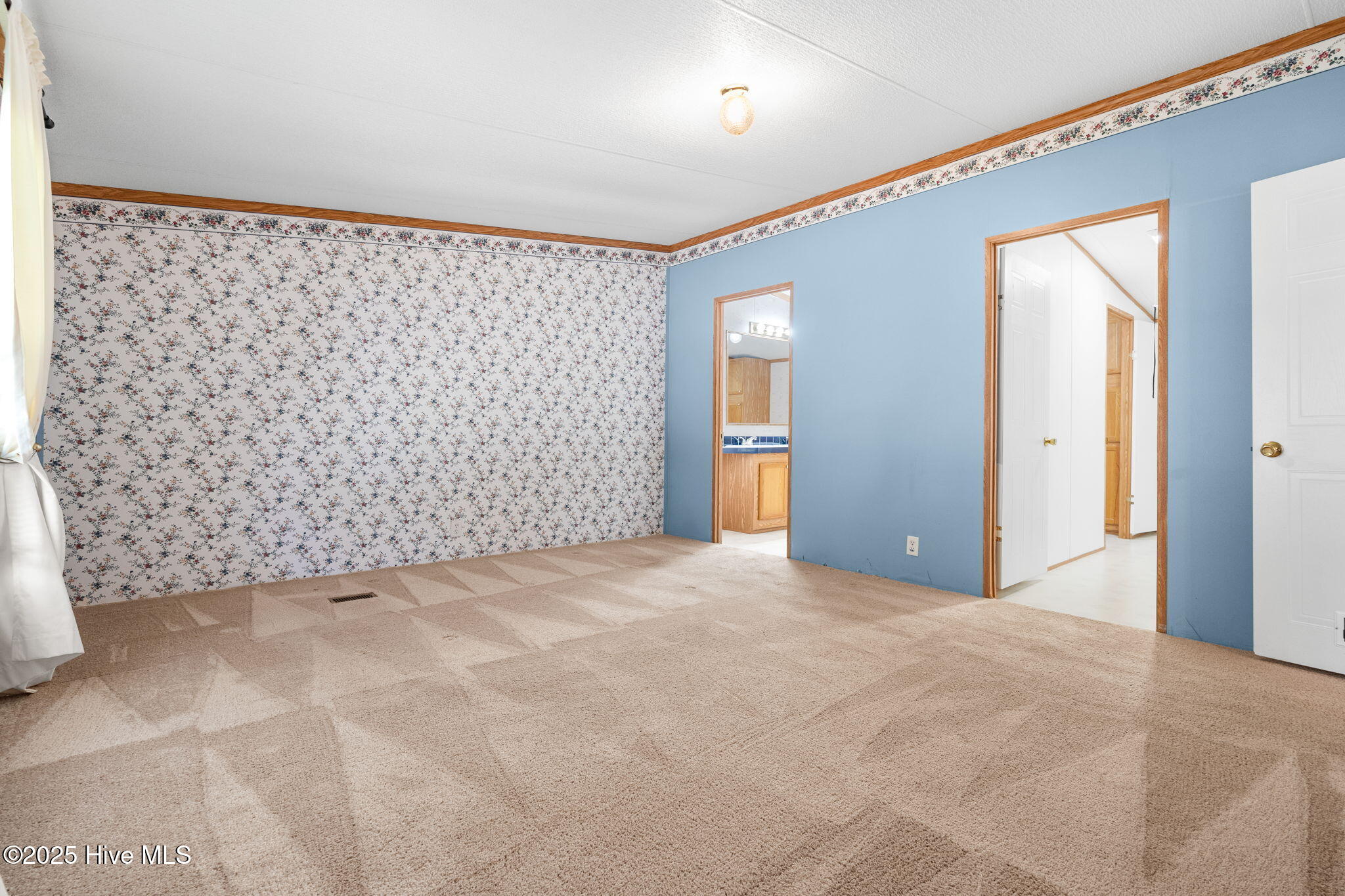 100541276 | Photo 25