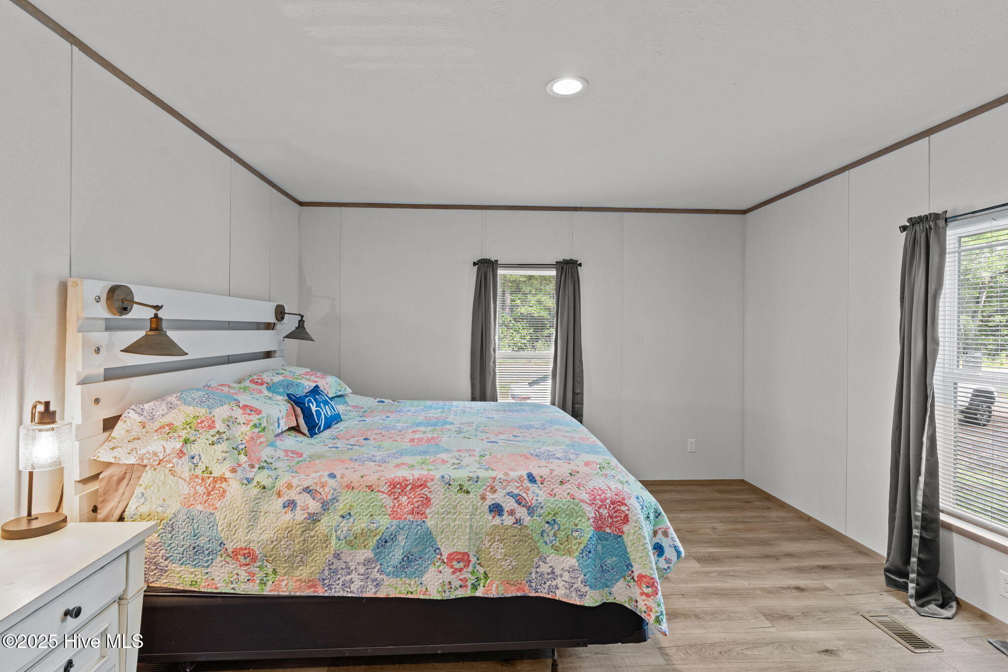 100522935 | Photo 17