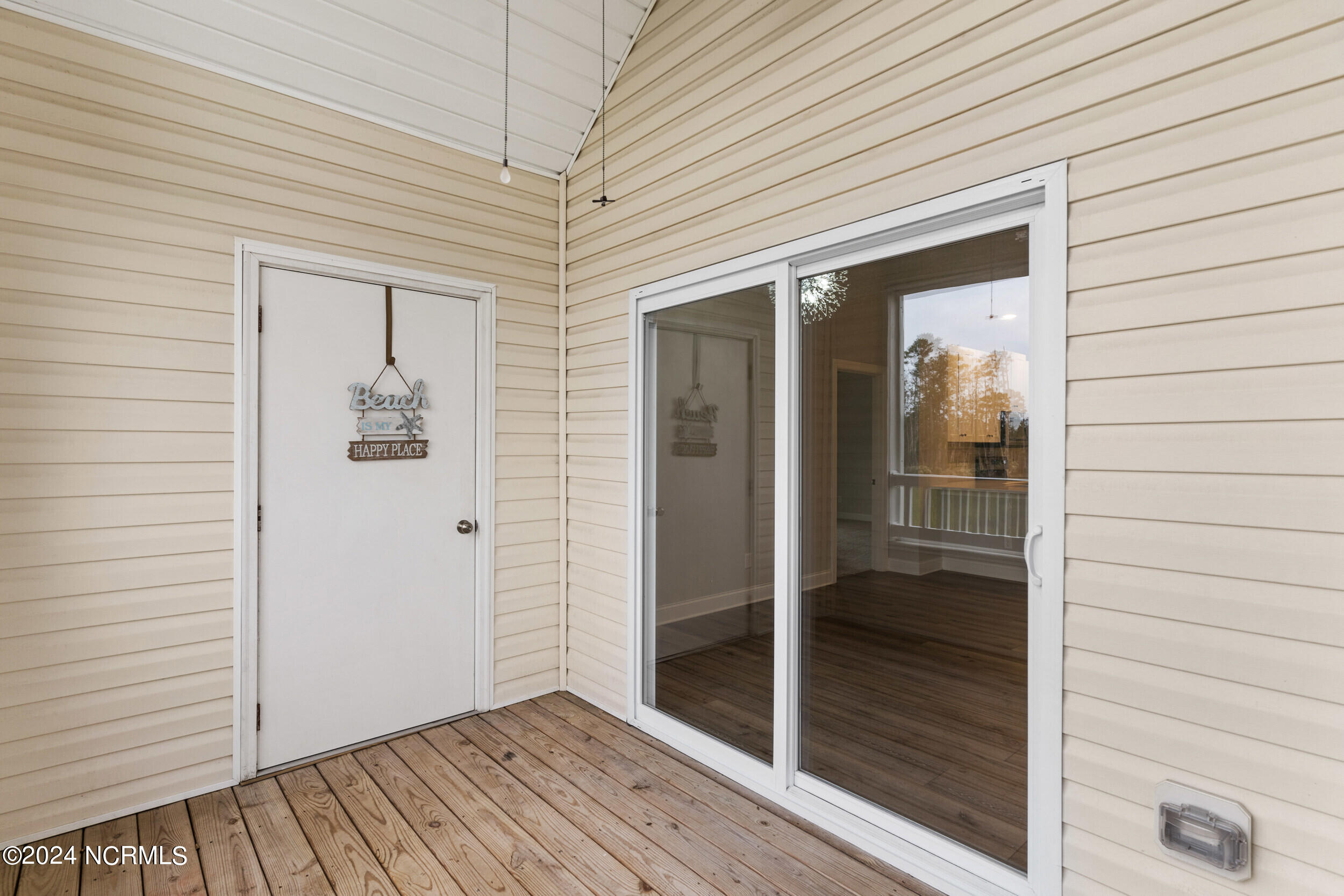 100552066 | Photo 32