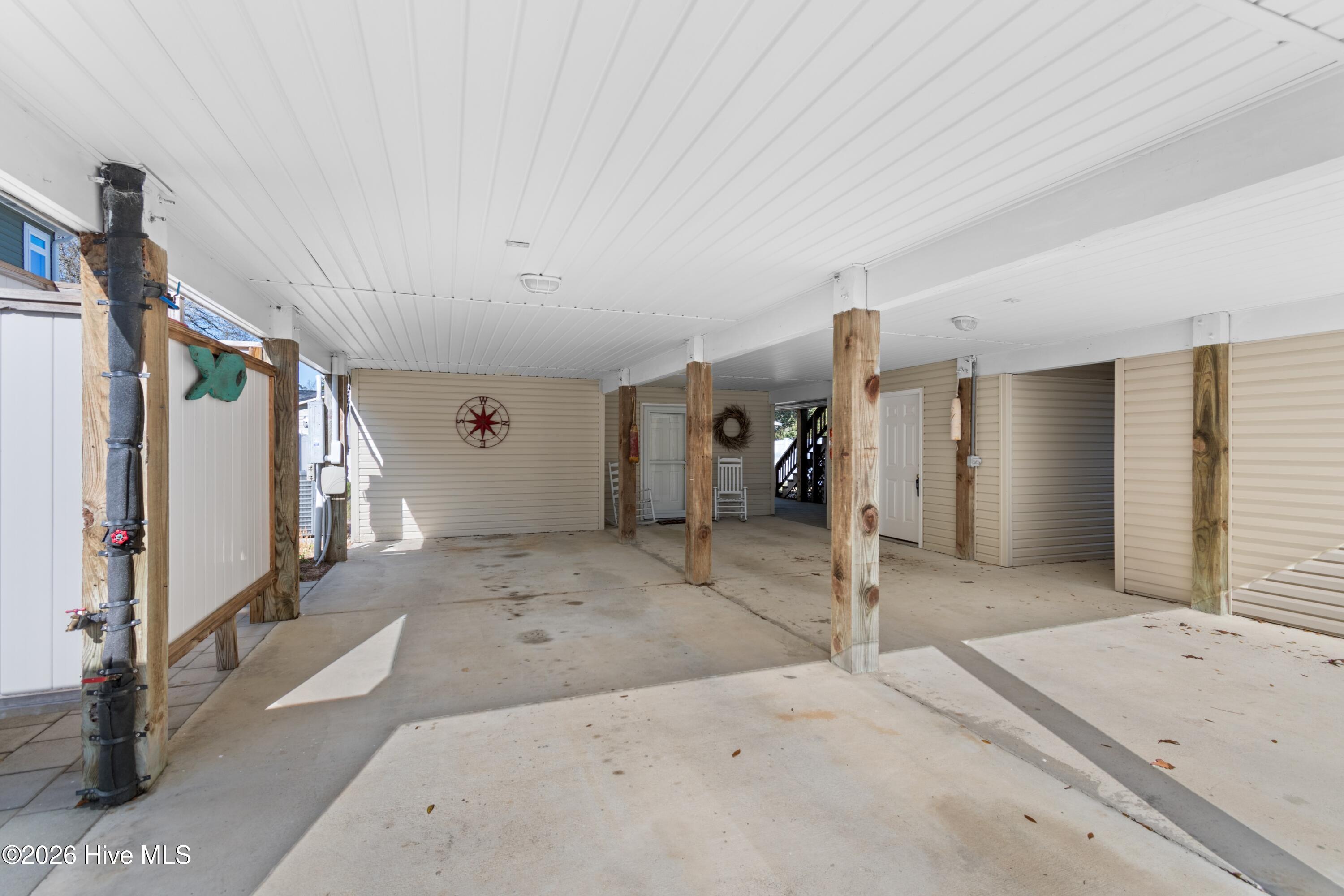 100561293 | Photo 44