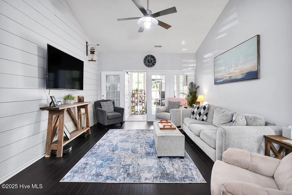 617 Saint Vincent Drive, Wilmington, NC 28412 – photo 7: 617SaintVincentDrive-7