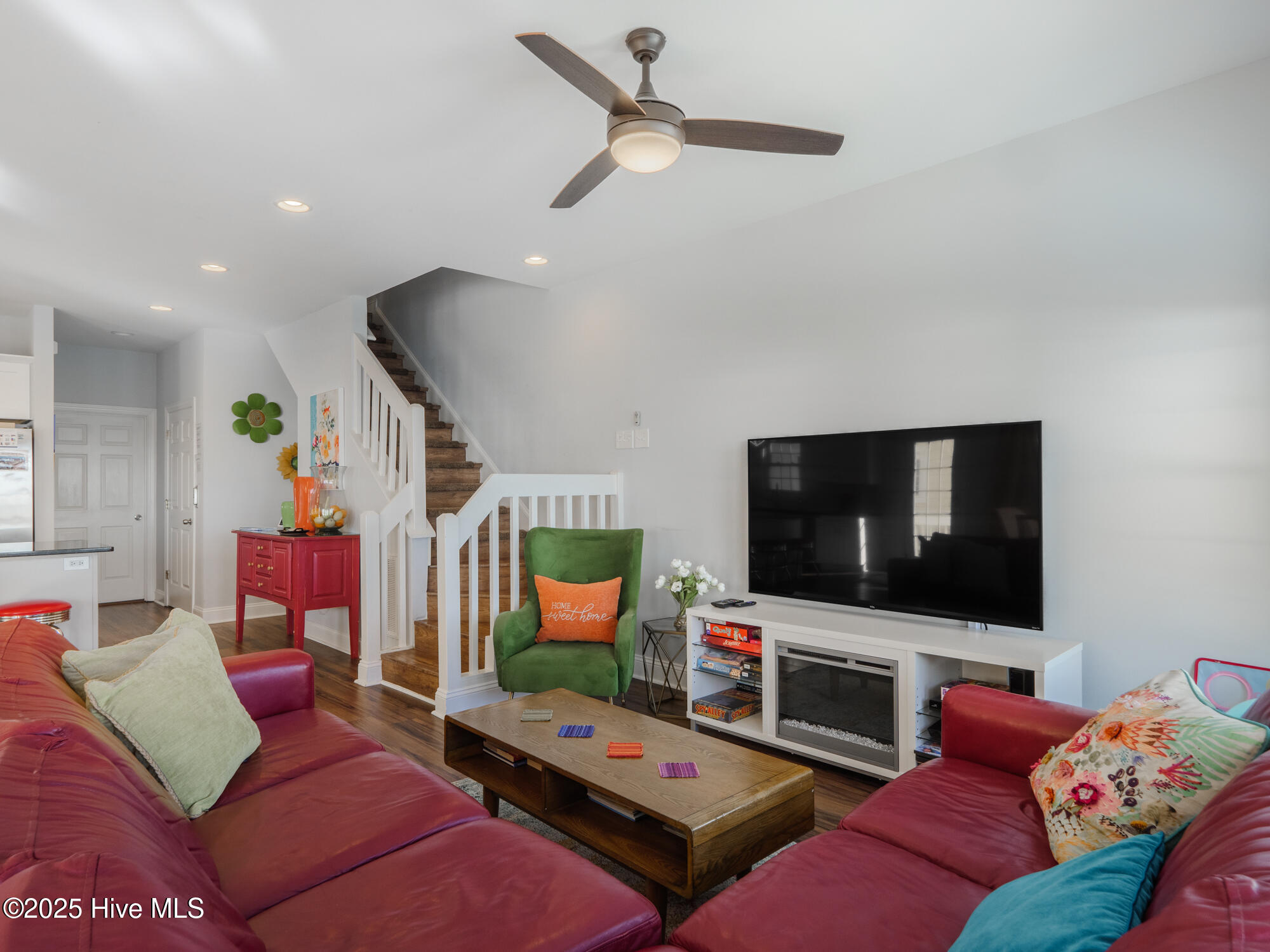 100537355 | Photo 17