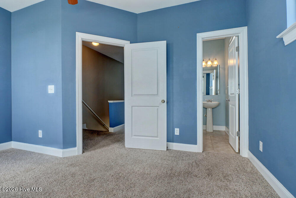 100550510 | Photo 24