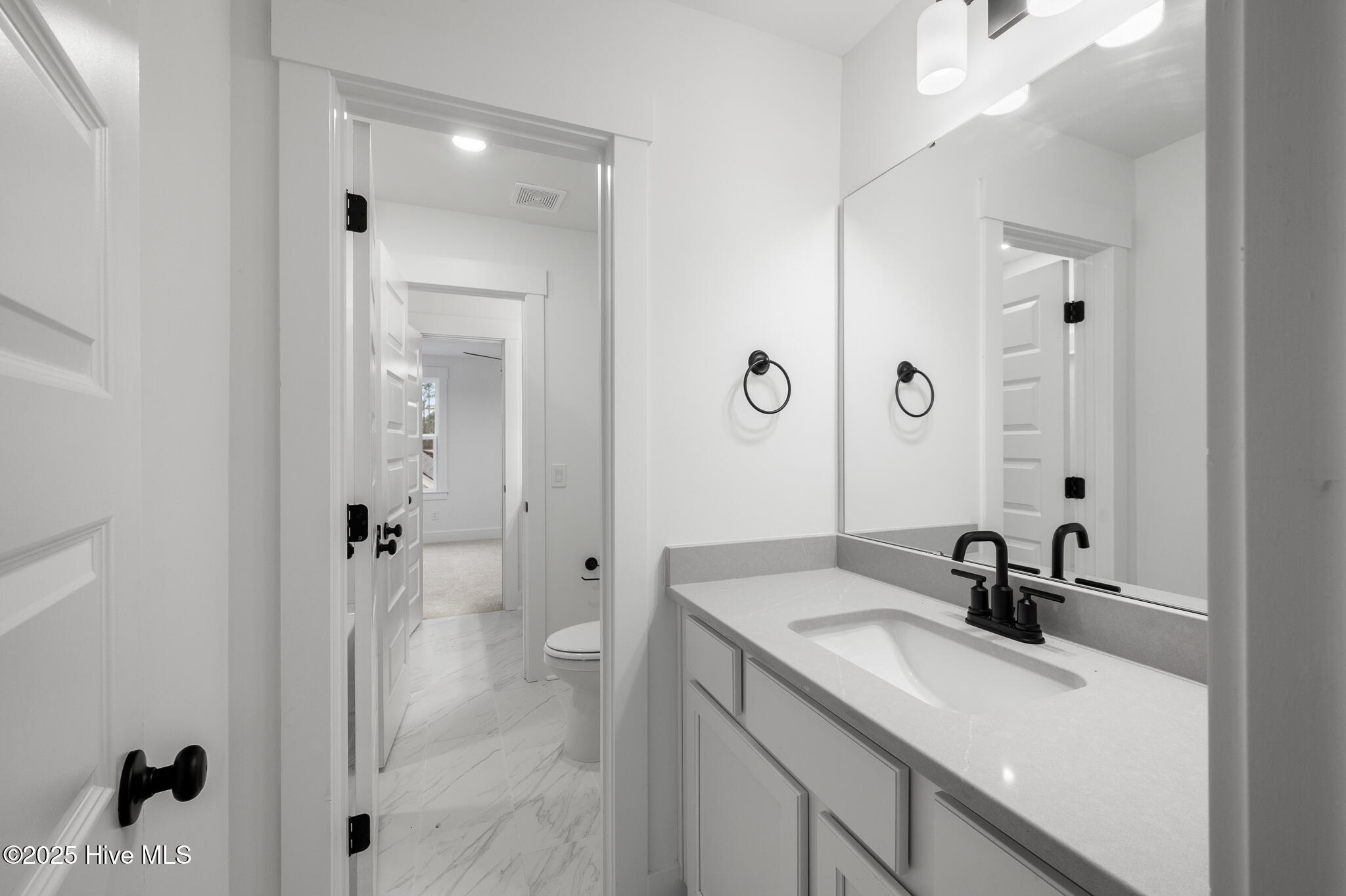 100507384 | Photo 33