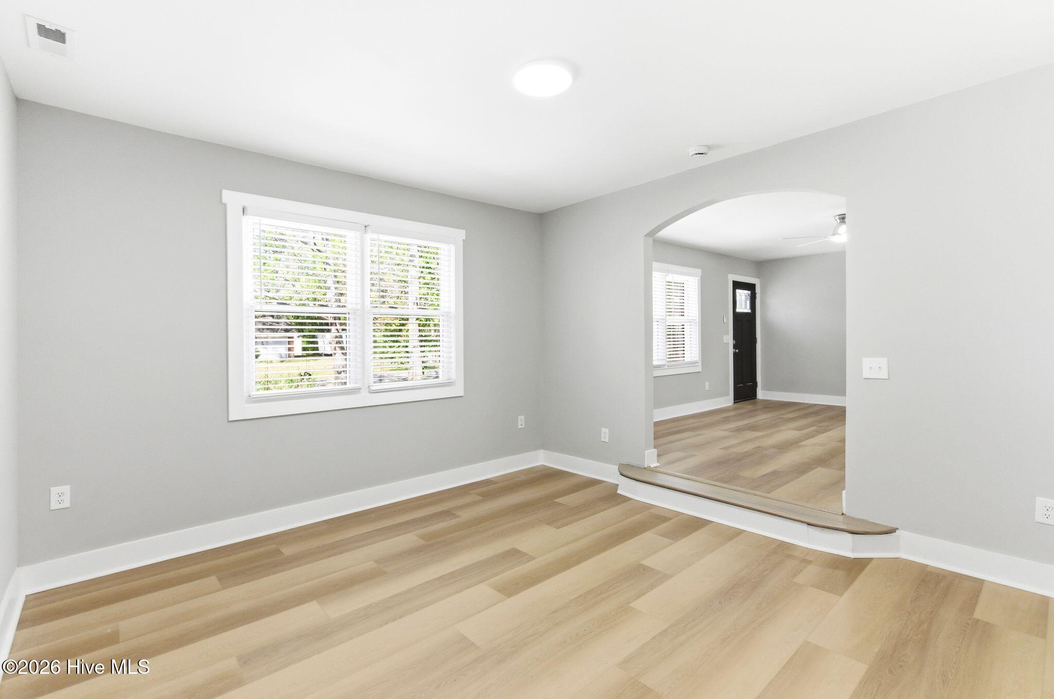 100564209 | Photo 28