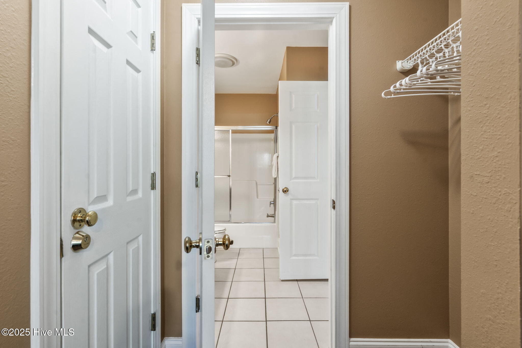 100501410 | Photo 29